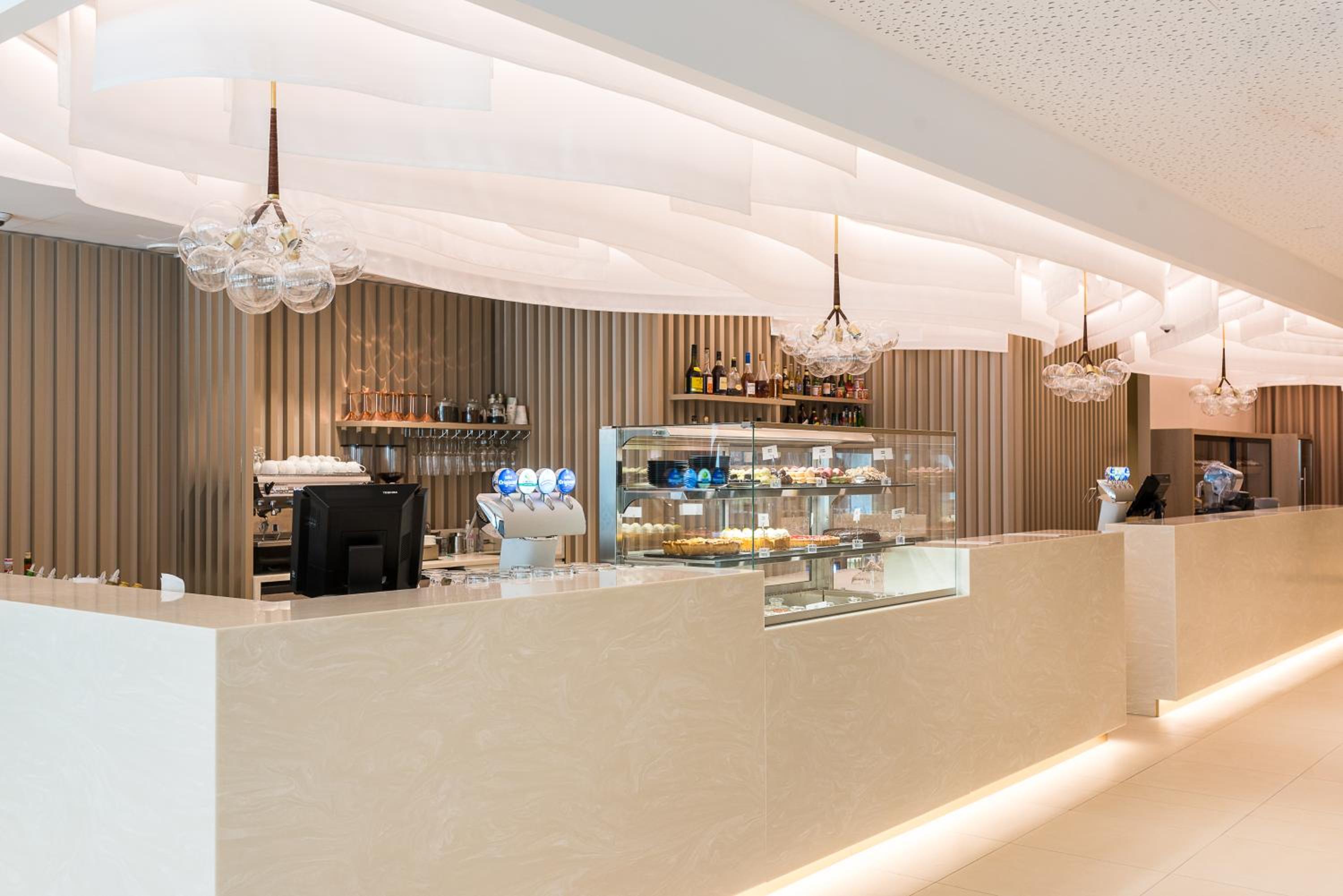 Reception & Lobby