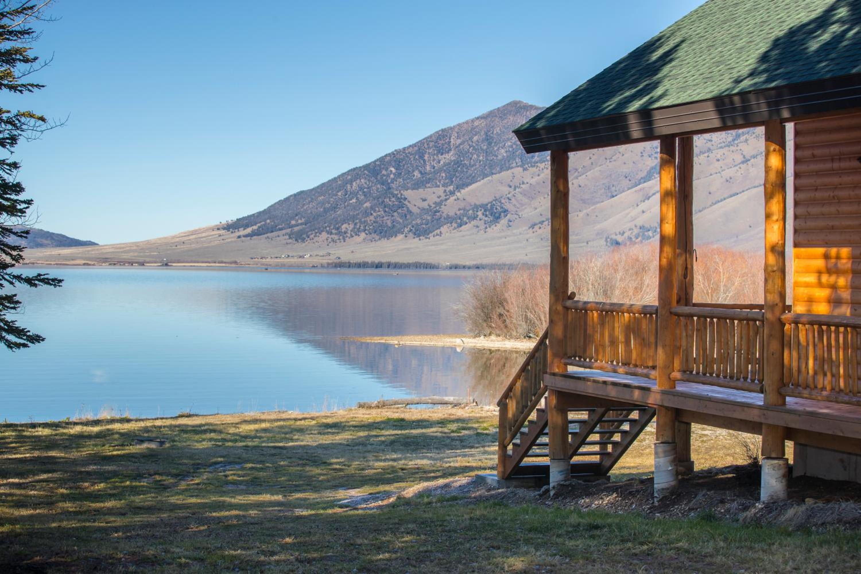 Duck Duck Goose by KABINO Lakeside Luxury Log Cabin Easy Access and Huge Views On Henrys Lake WiFi Satellite