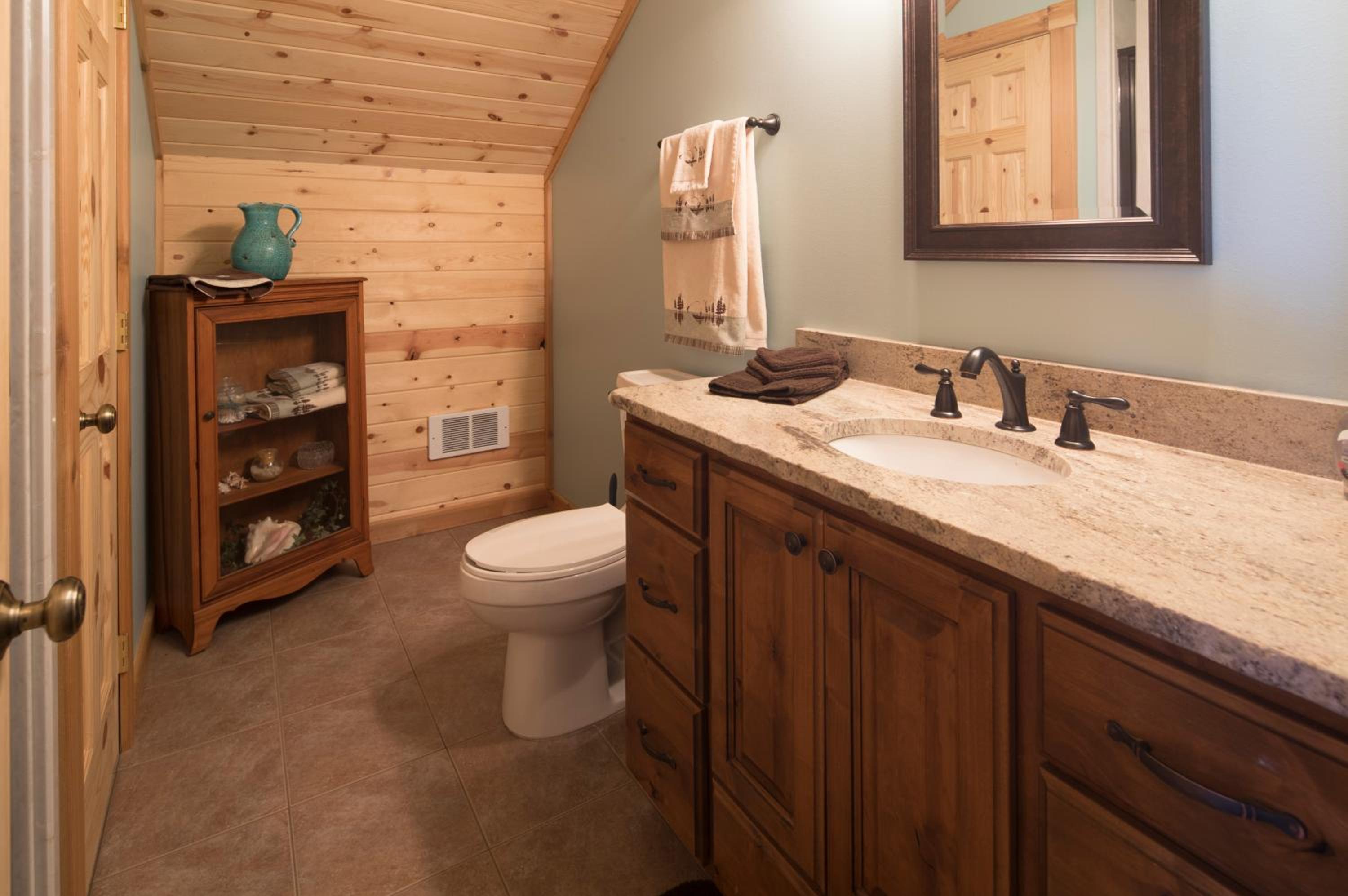 Duck Duck Goose by KABINO Lakeside Luxury Log Cabin Easy Access and Huge Views On Henrys Lake WiFi Satellite