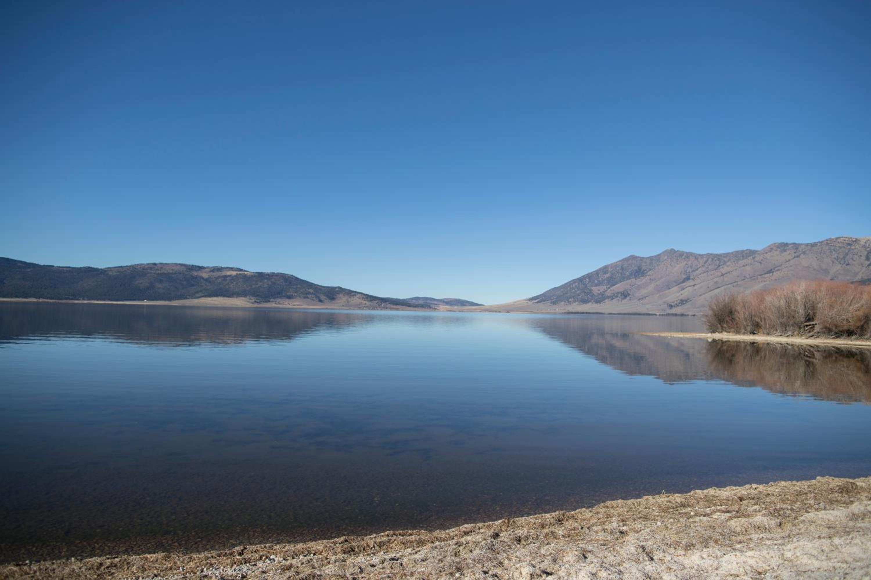 Duck Duck Goose by KABINO Lakeside Luxury Log Cabin Easy Access and Huge Views On Henrys Lake WiFi Satellite