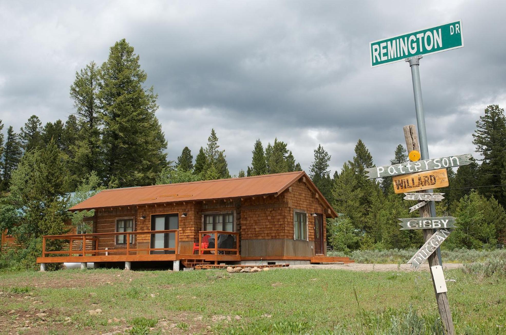 True Grit Adventure by KABINO Dogs OK FirePit Satellite WiFi Sleeper Sofa Perfect Location Rustic Modern view 4