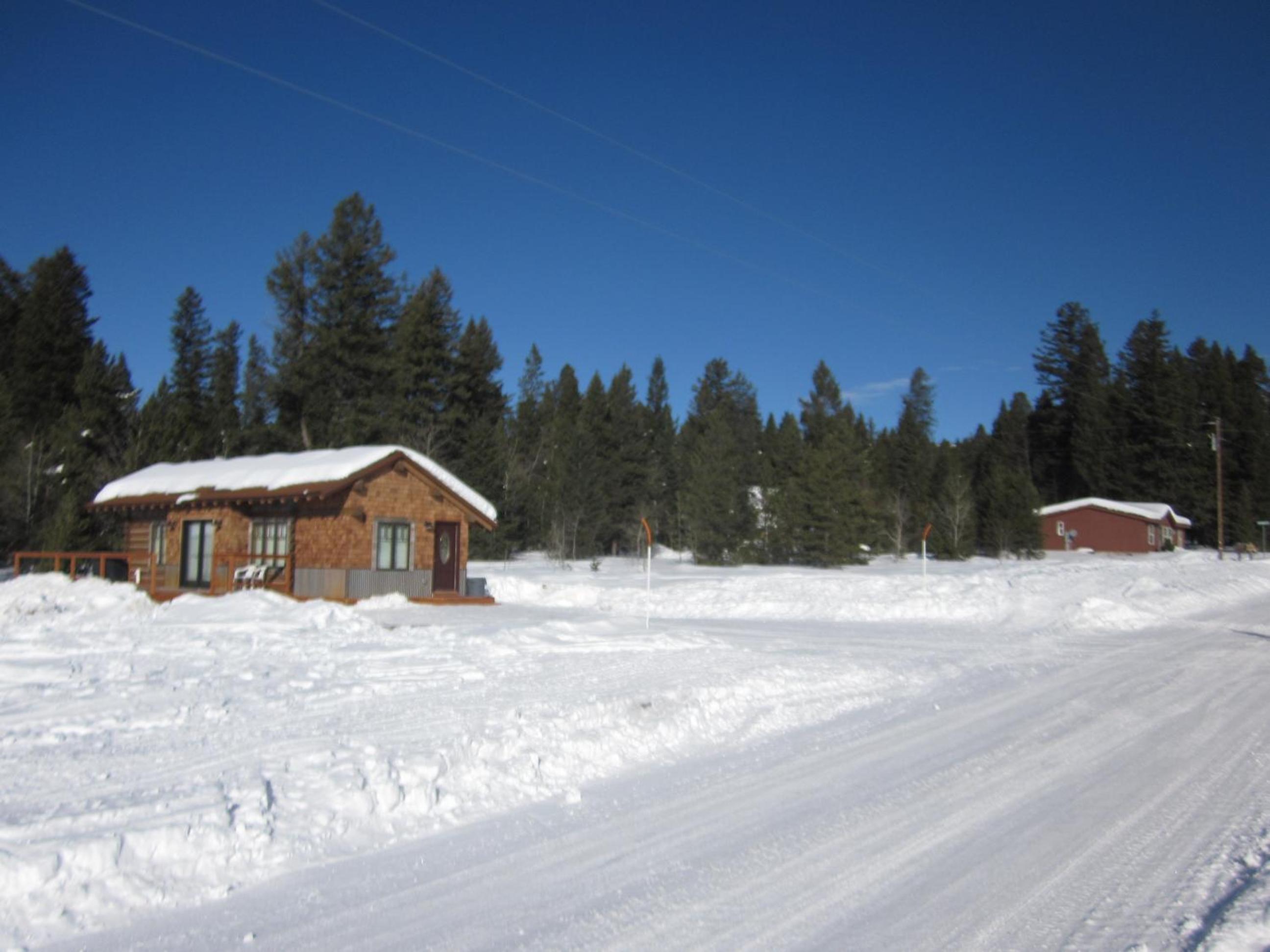 Hotel True Grit Adventure by KABINO Dogs OK FirePit Satellite WiFi Sleeper Sofa Perfect Location Rustic Modern - Image 1