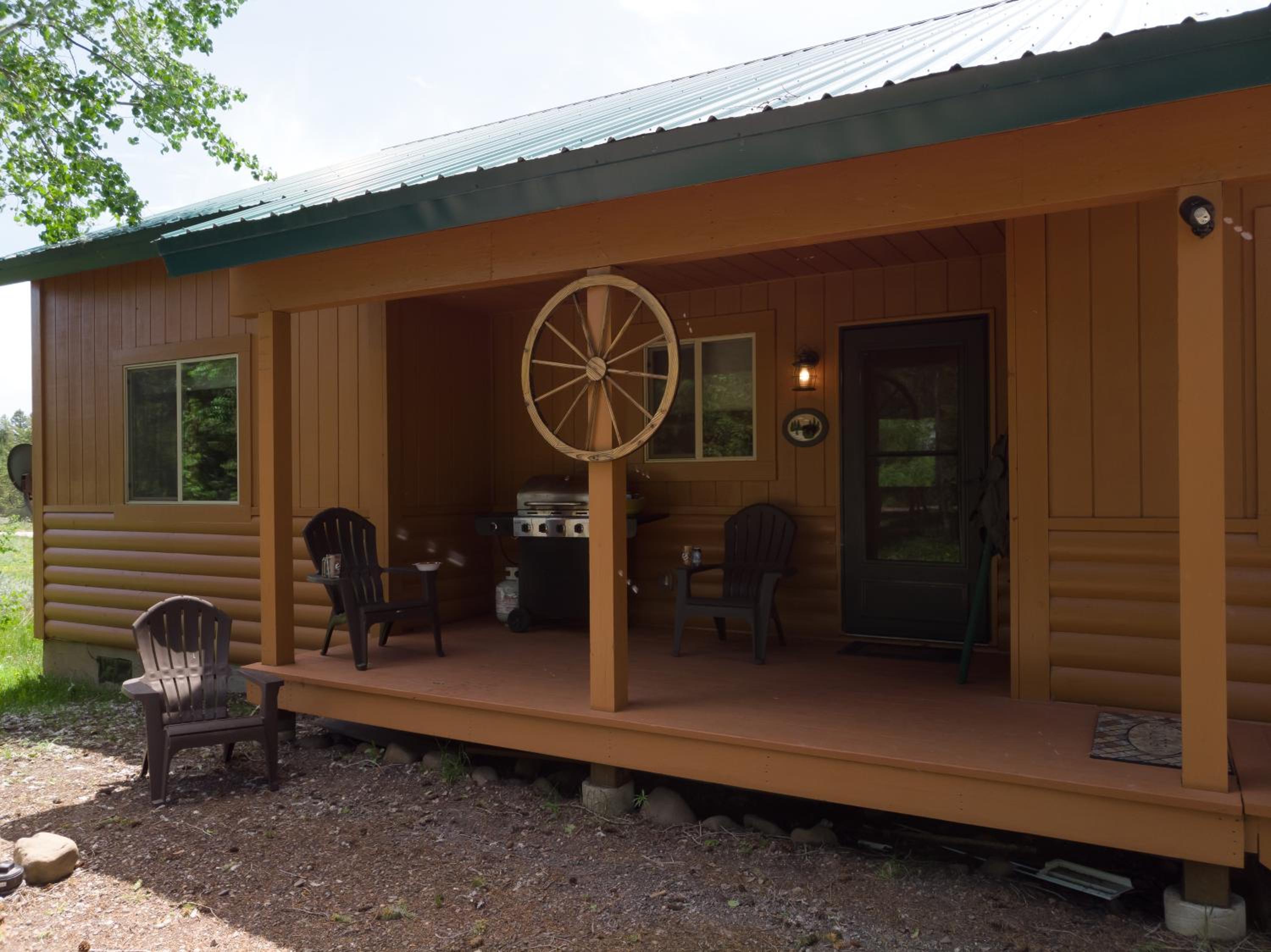 Wagon Wheel by KABINO Fire Pit Bunks Satellite Big Driveway WiFi Grill
