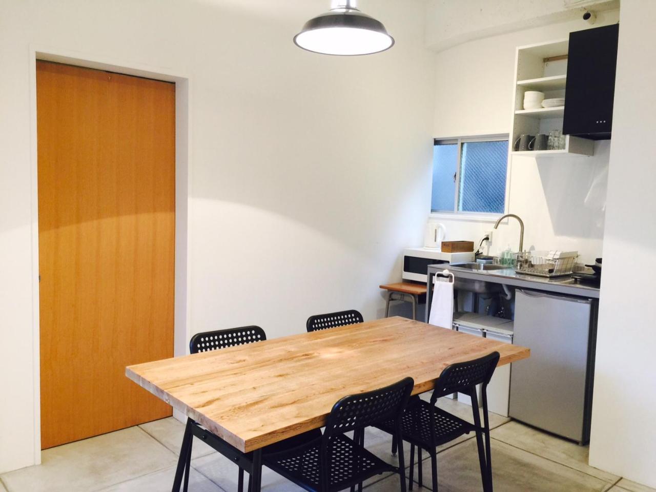 ROUTE - Cafe and Petit Hostel