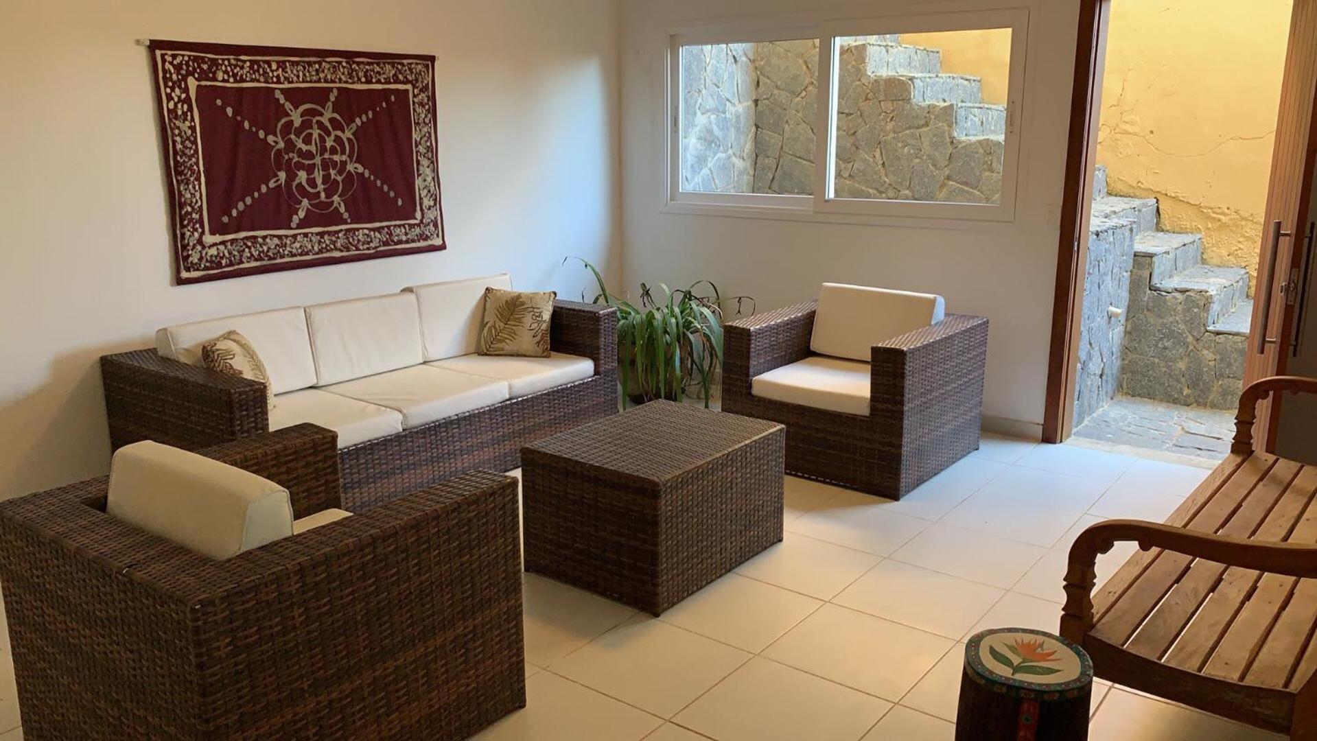 Praia da Ferradurinha Guest House