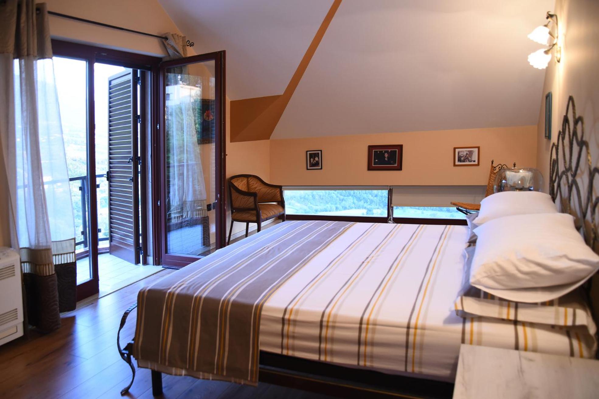 #IoniaHouse Surrel Villa