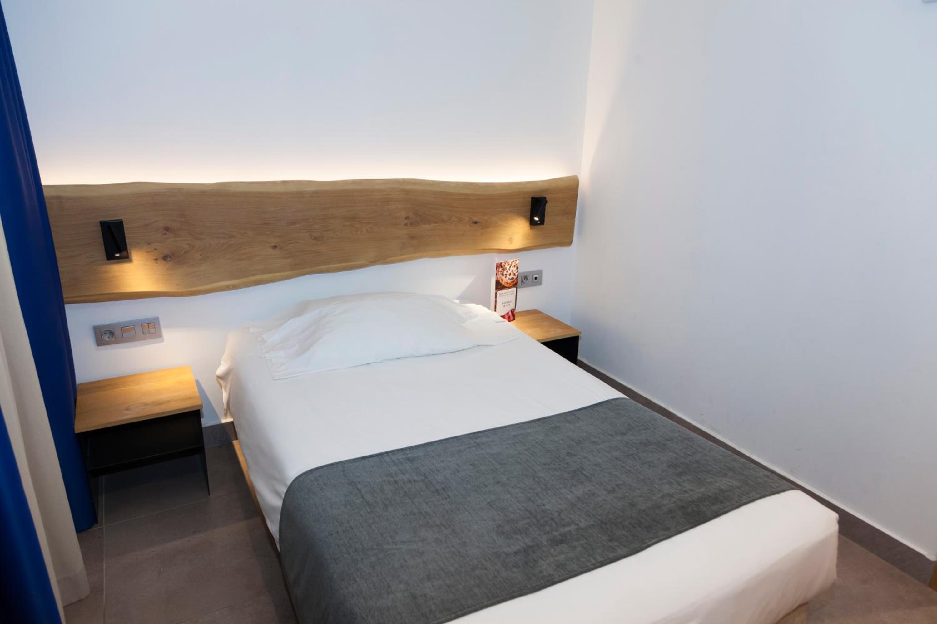 Hostal Paris