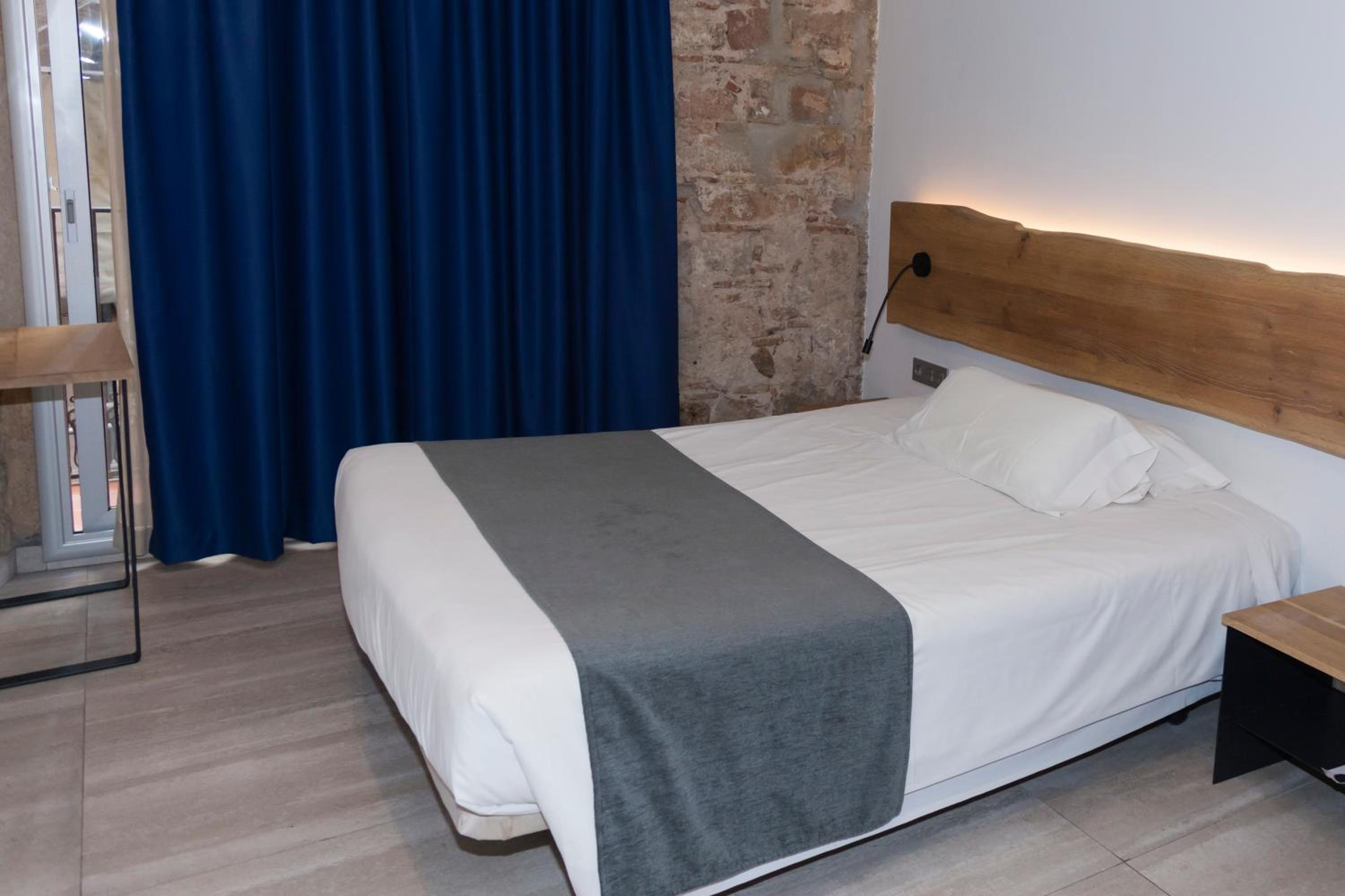 Hostal Paris