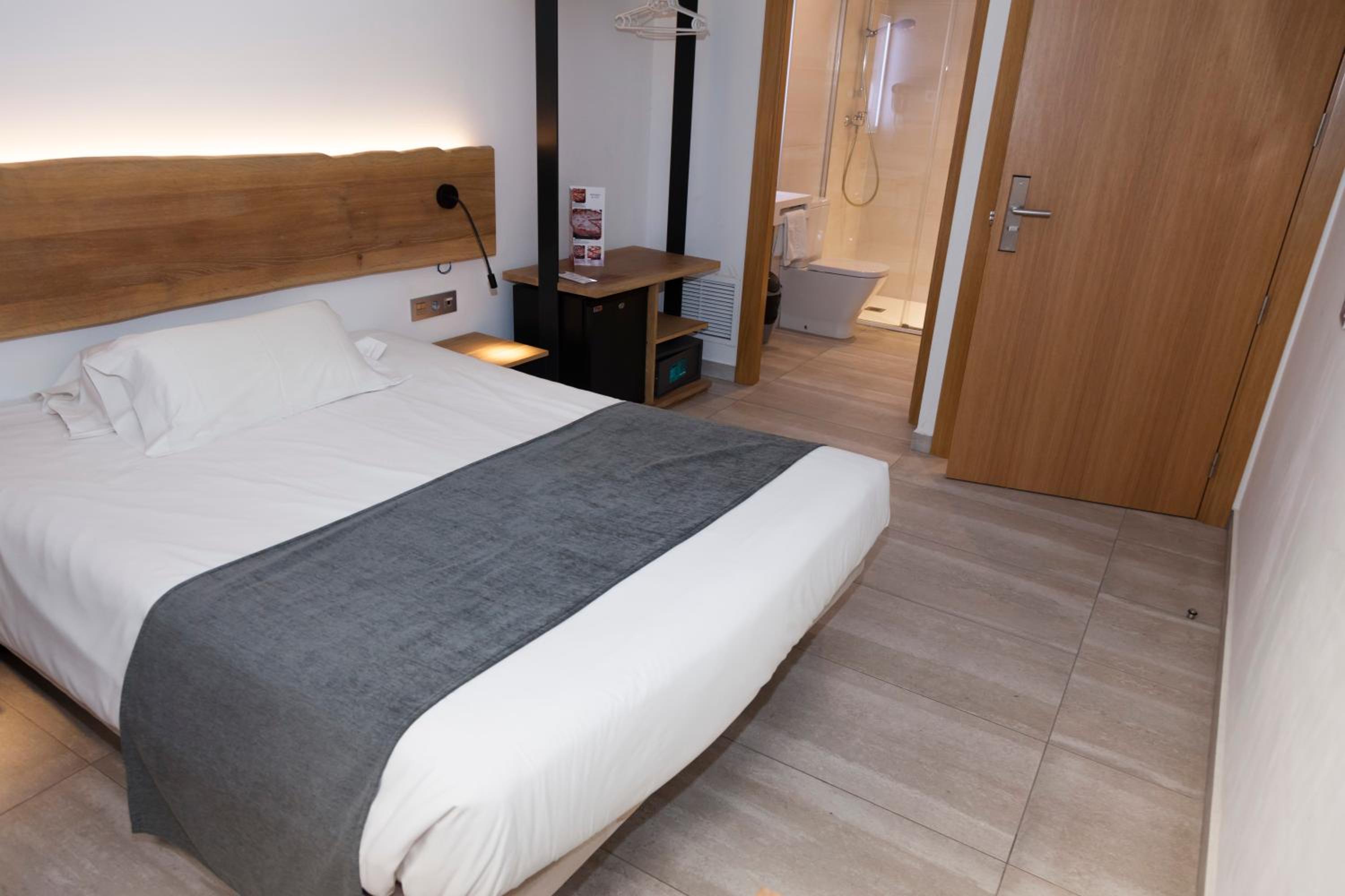 Hostal Paris