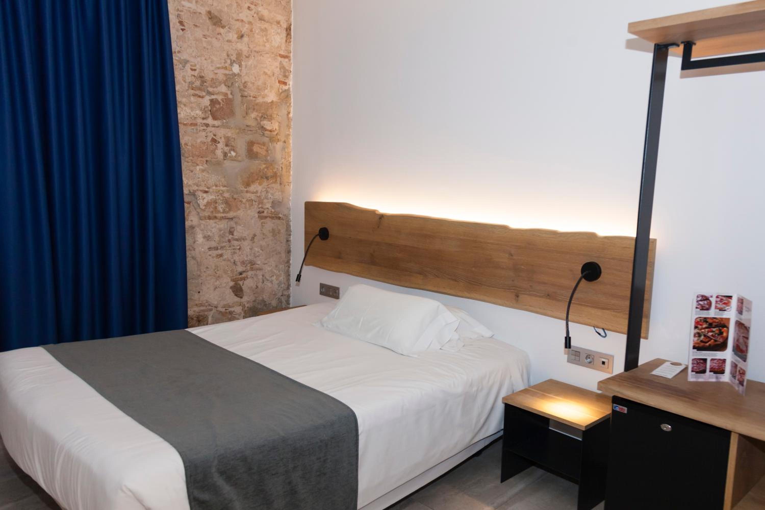 Hostal Paris