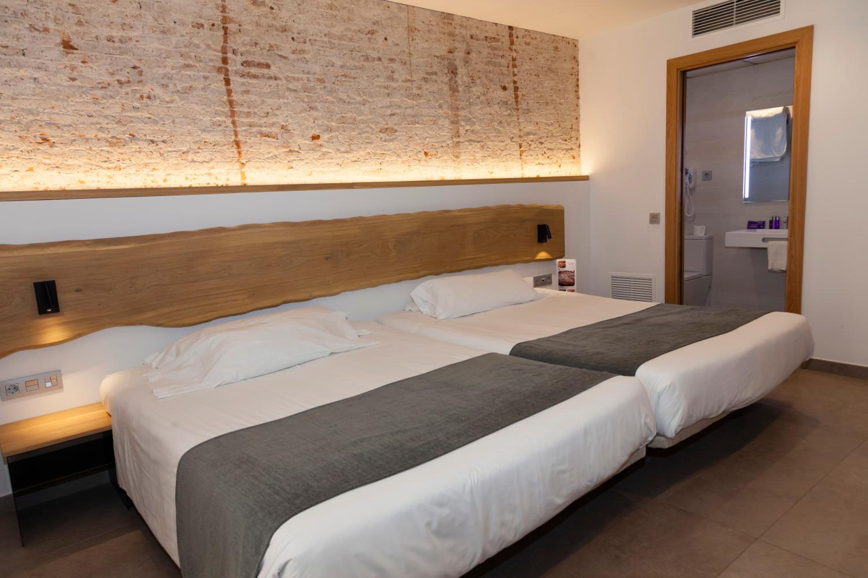 Hostal Paris