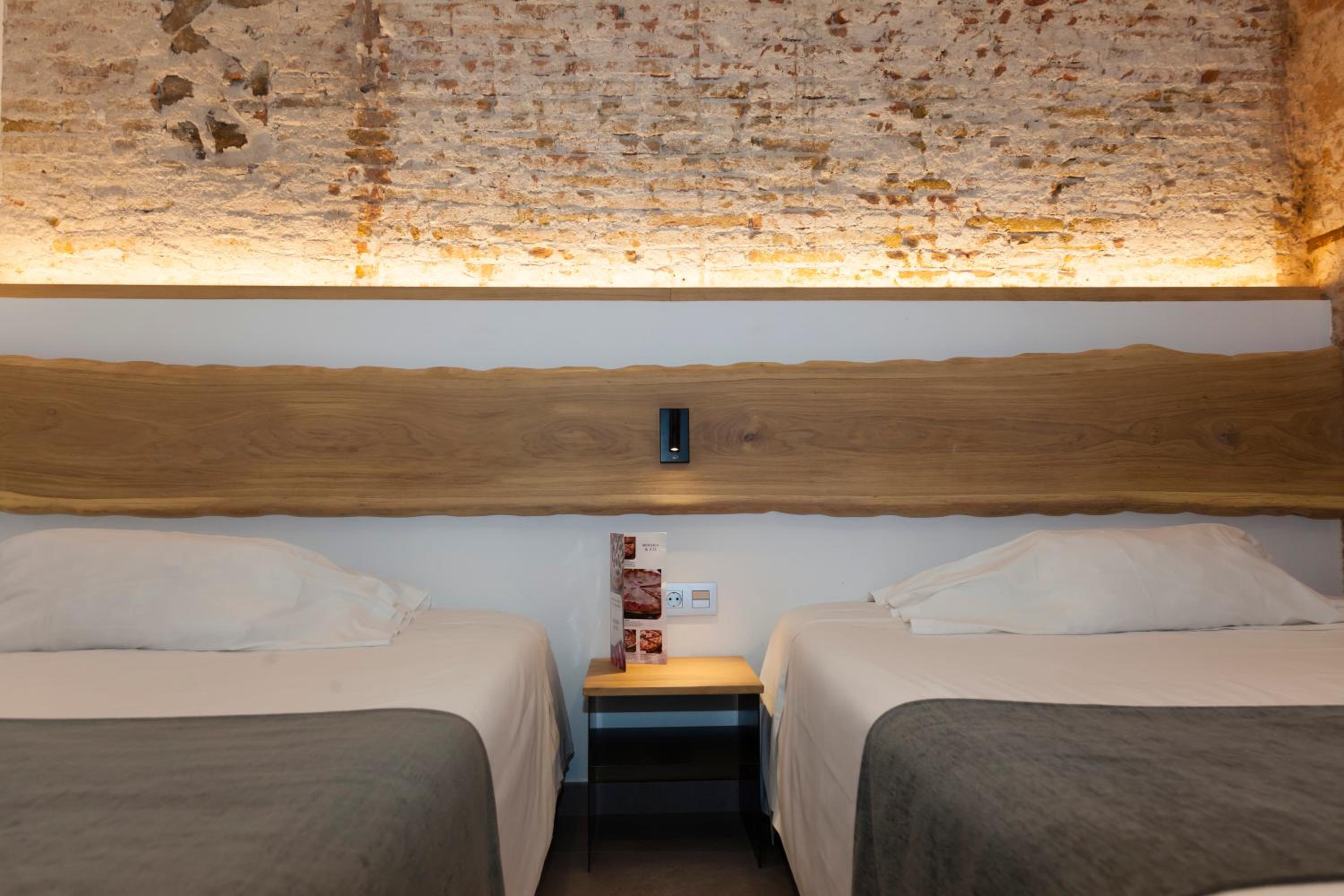 Hostal Paris