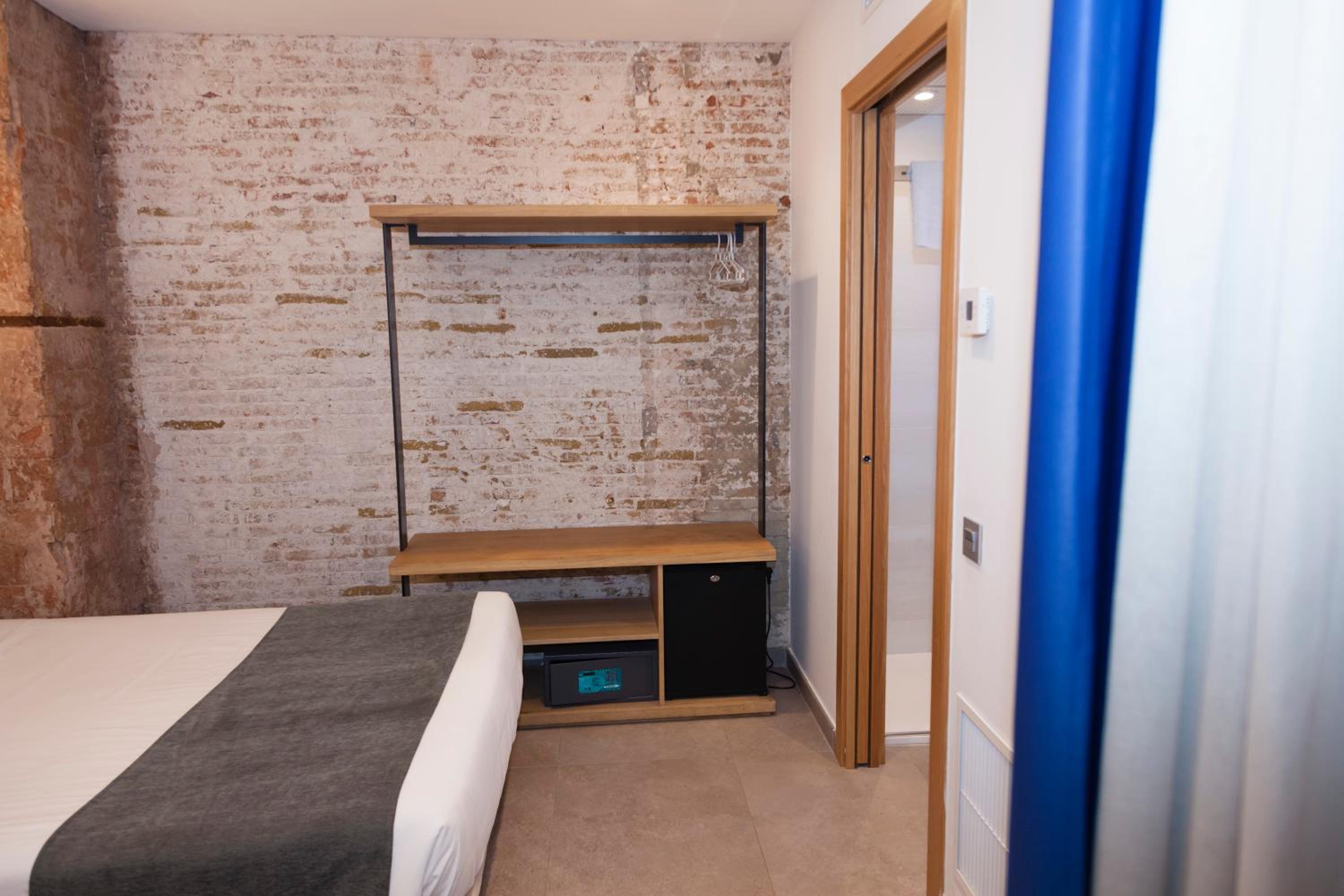 Hostal Paris