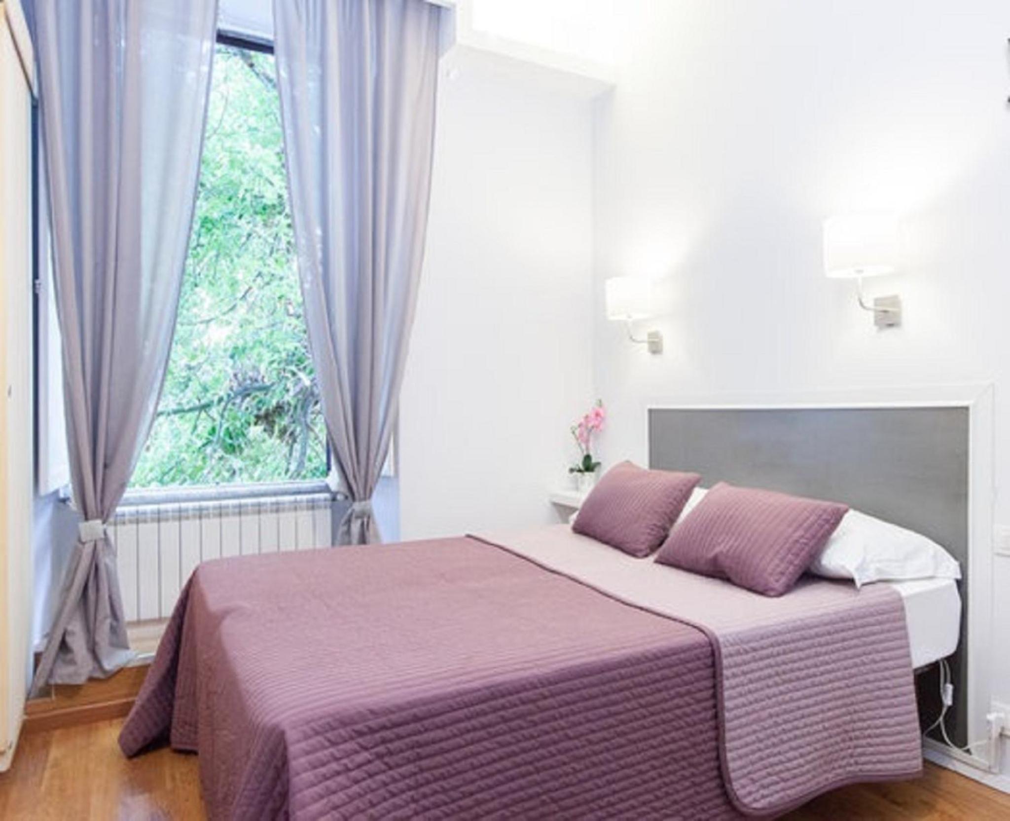 AmoRoma Suite
