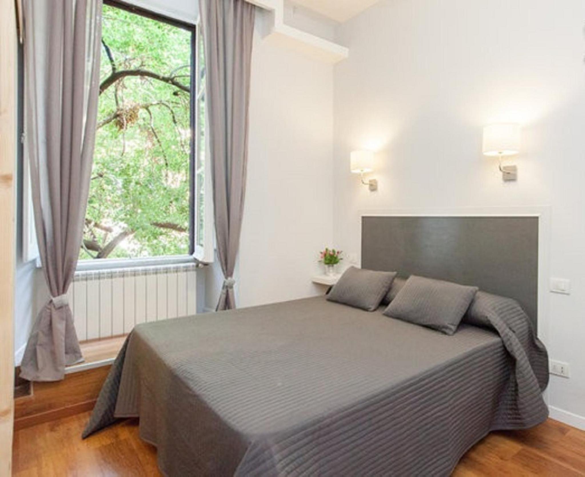 AmoRoma Suite