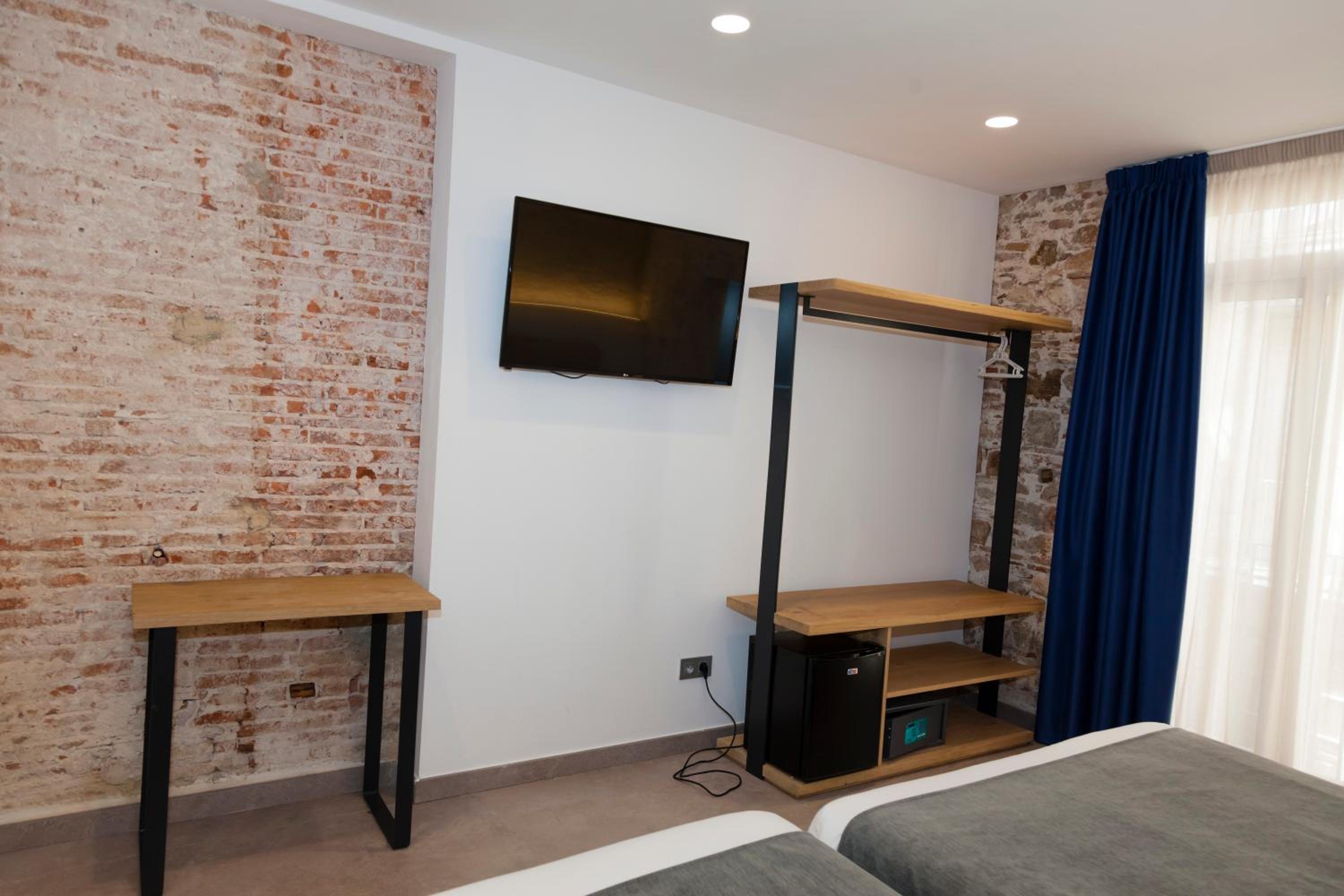 Hostal Paris
