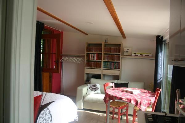 Tante Pim - Property Image 2