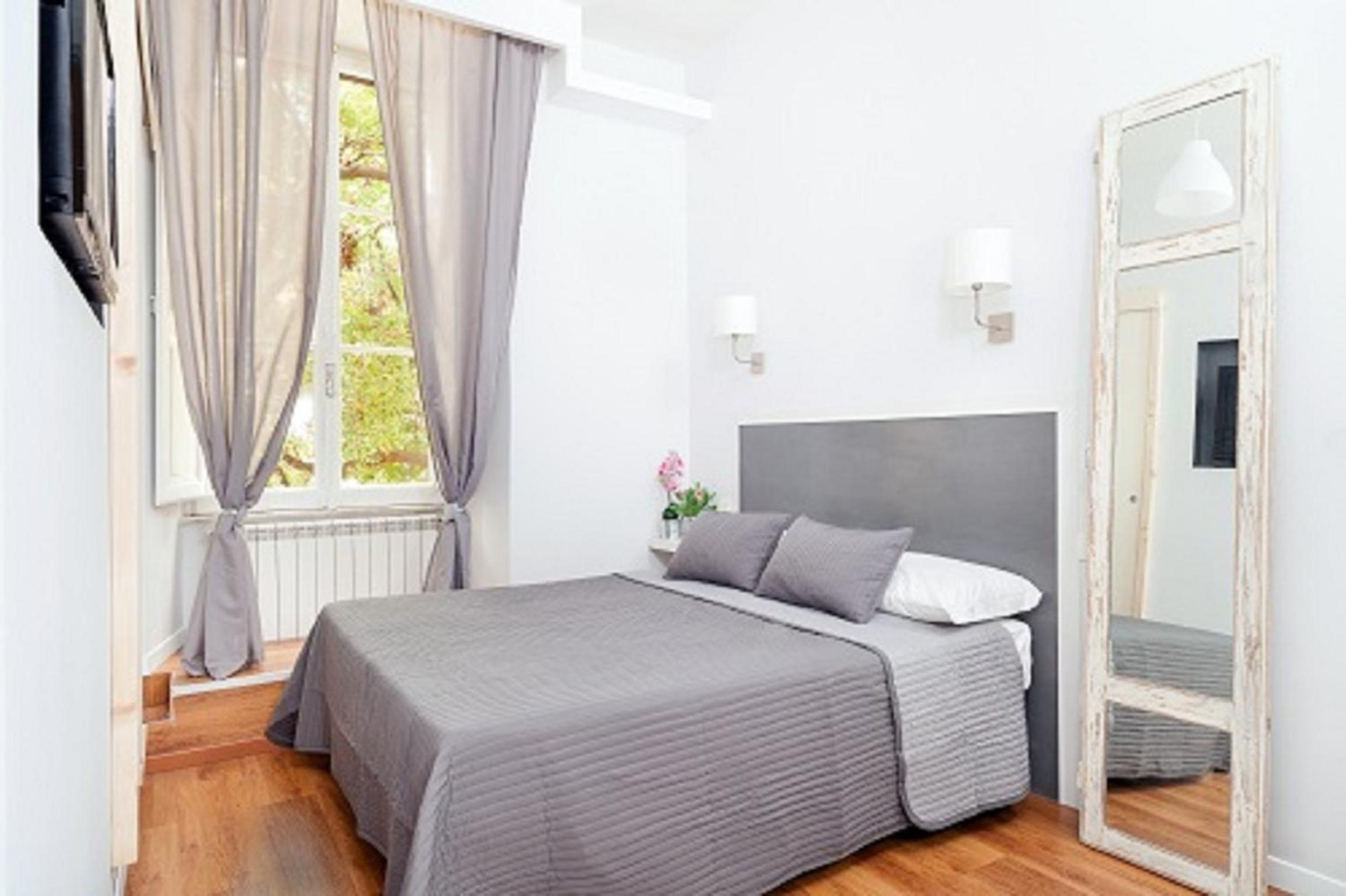 AmoRoma Suite