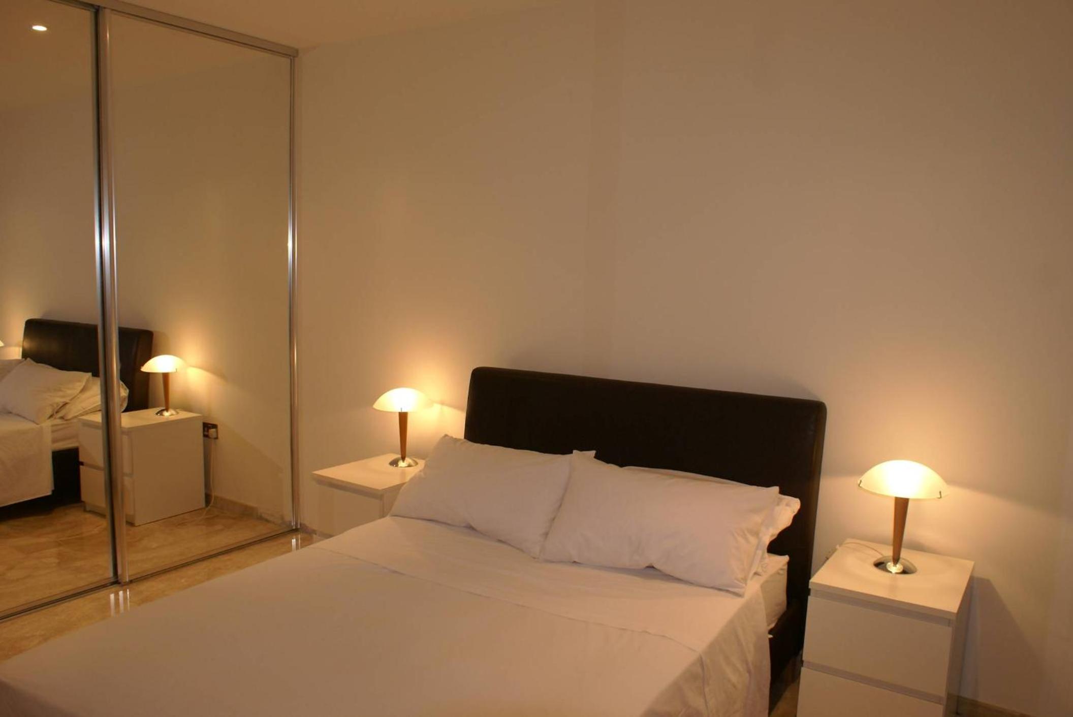 Amathusia beach apartment