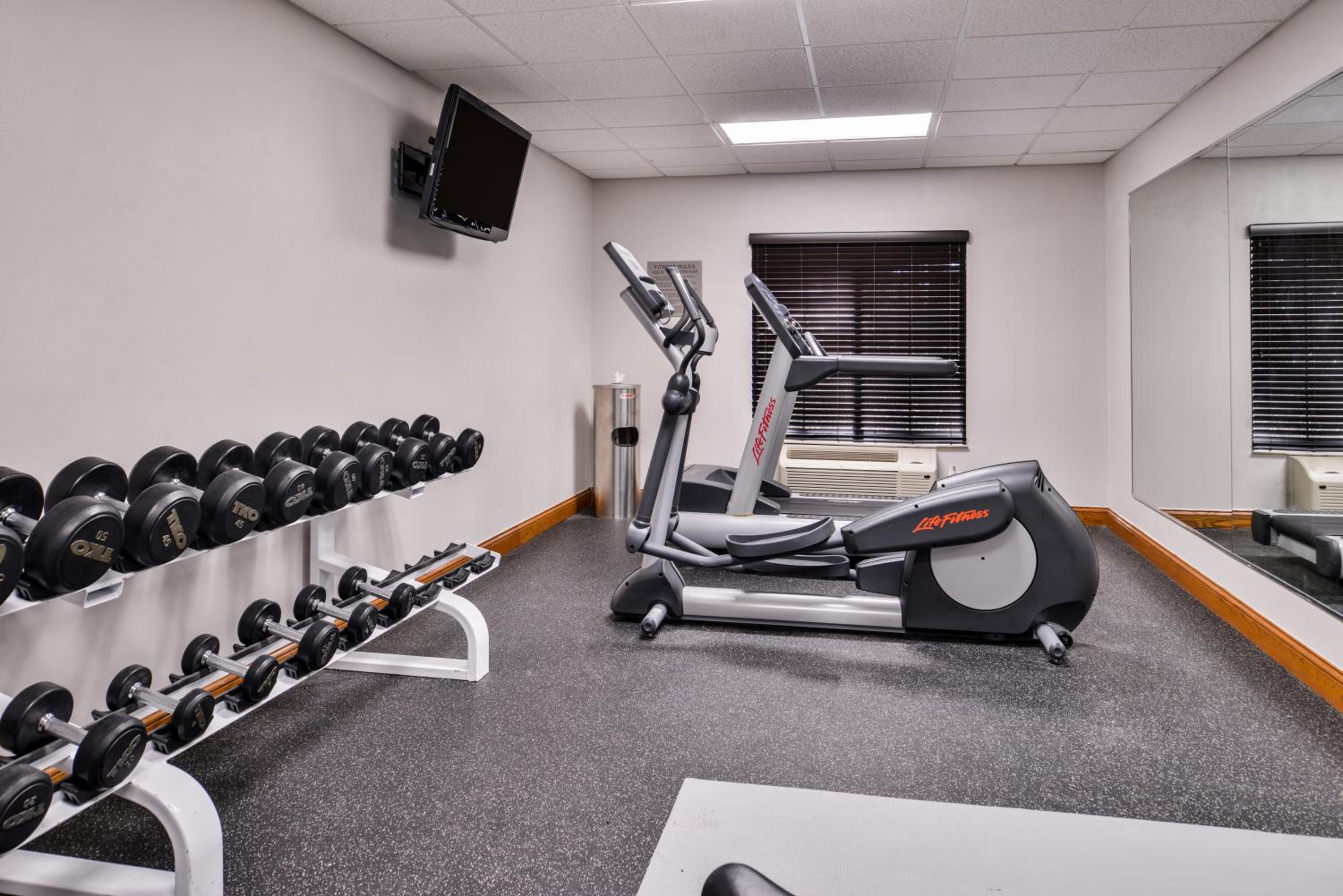 Country Inn Suites by Radisson Raleigh-Durham Airport NC - Property Image 52