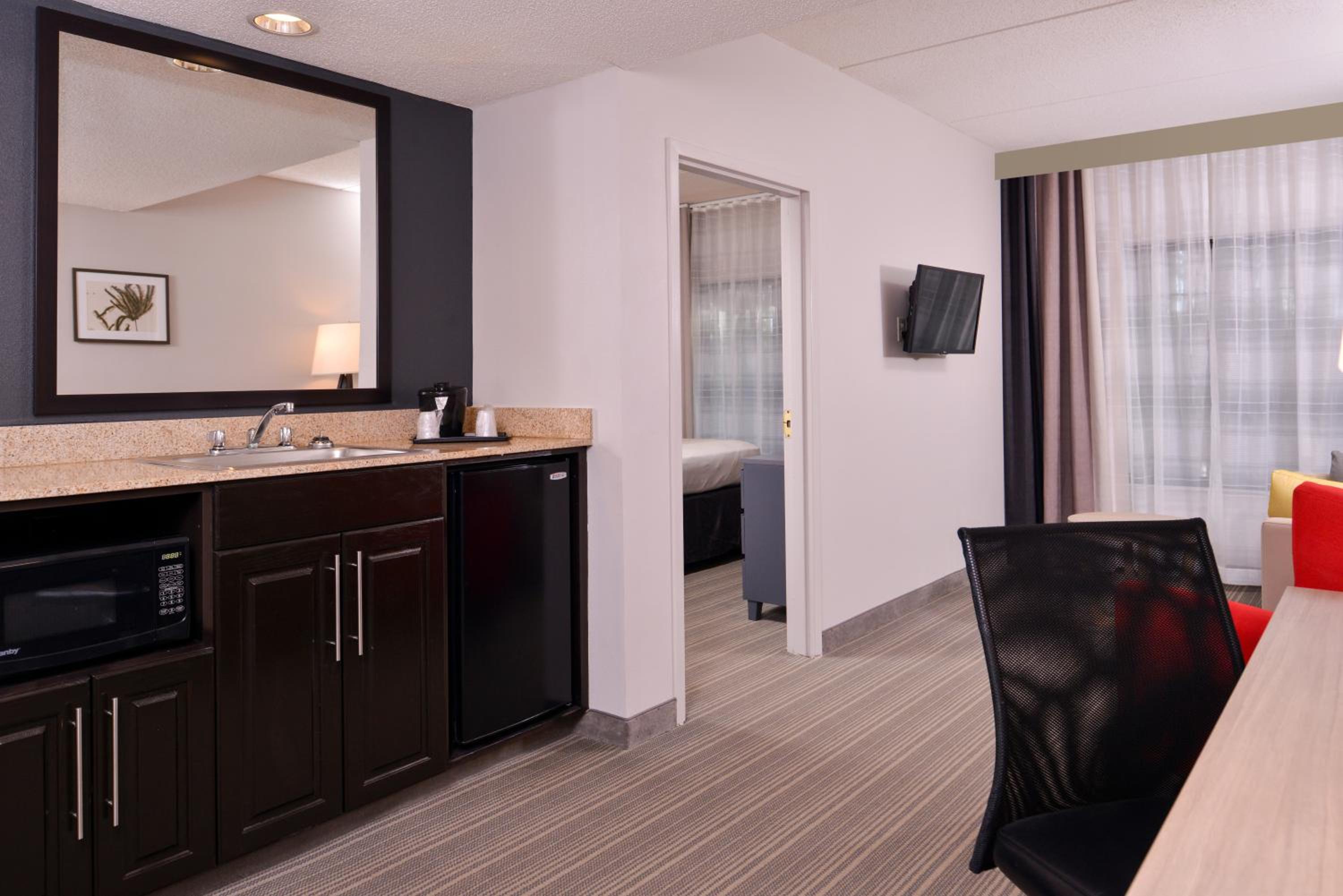 Country Inn Suites by Radisson Raleigh-Durham Airport NC - Property Image 17