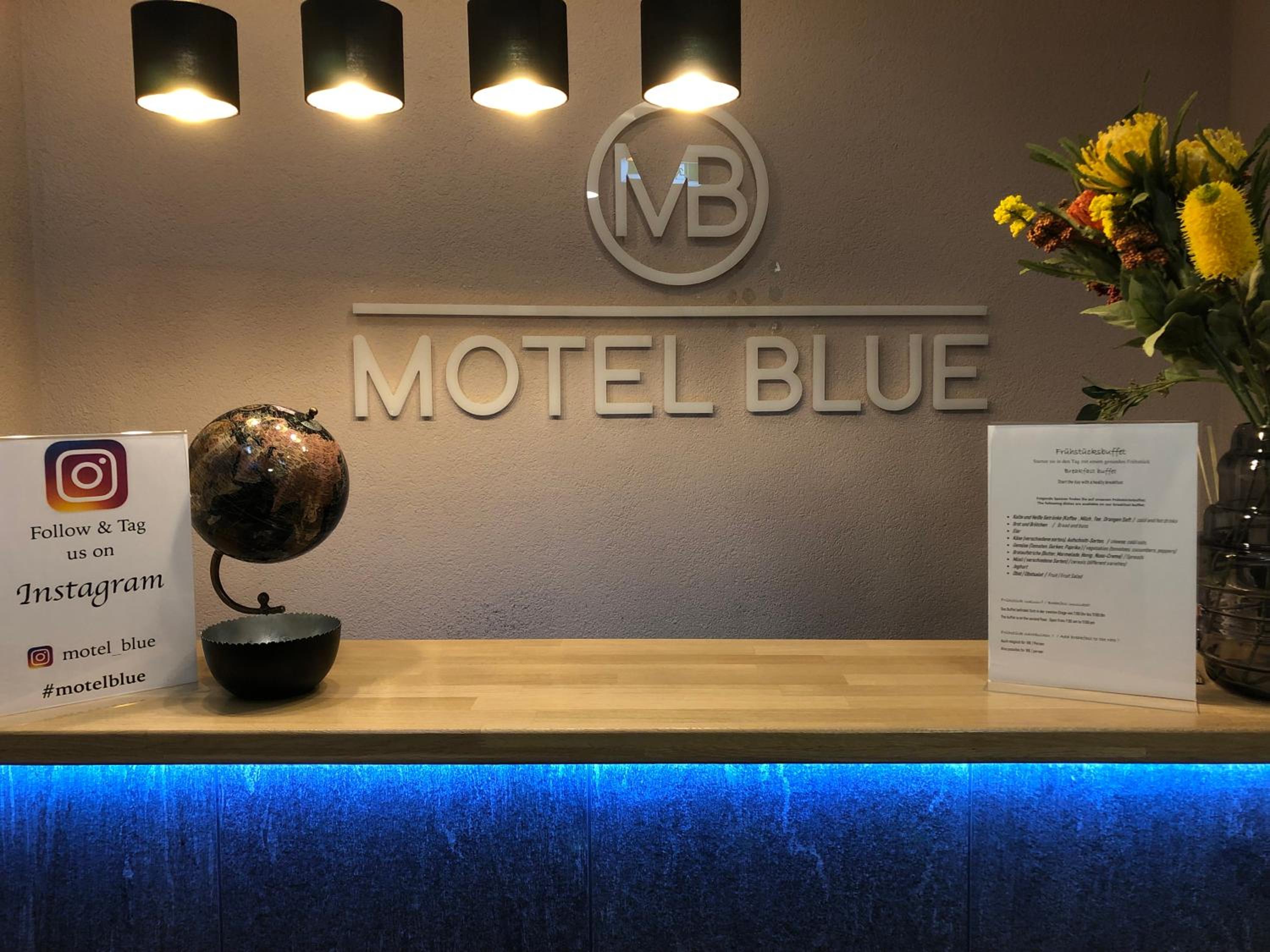 Motel Blue - Minimalist Boutique Hotel