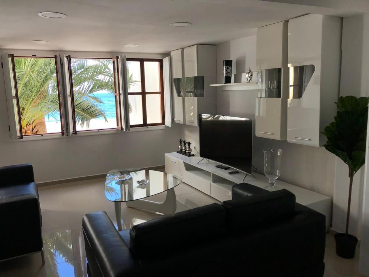 V&C Luxury Sea House view 2