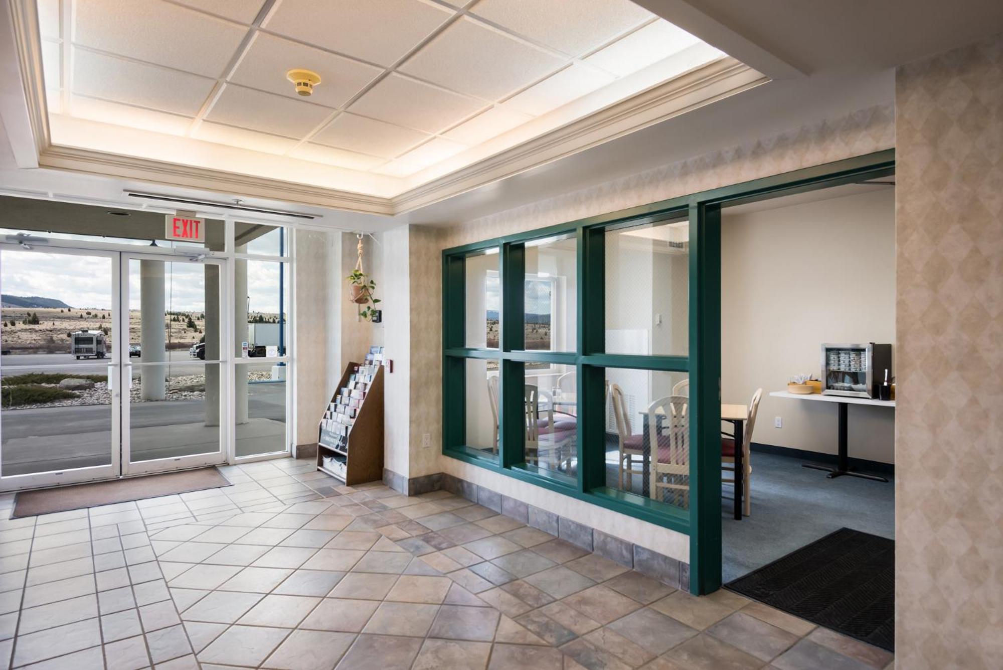 Butte Vacations - Red Lion Inn  Suites Butte - Property Image 11