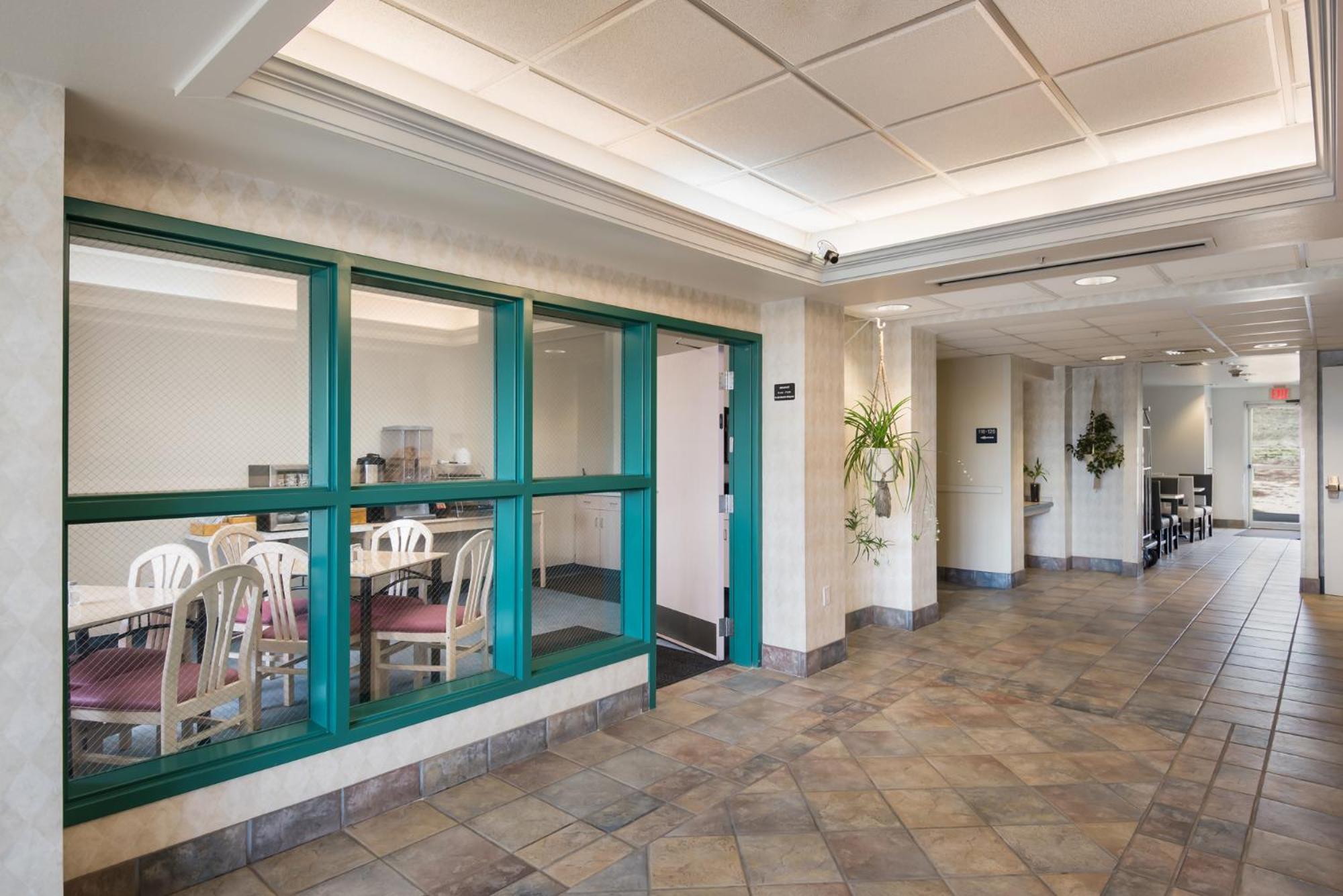 Butte Vacations - Red Lion Inn  Suites Butte - Property Image 9