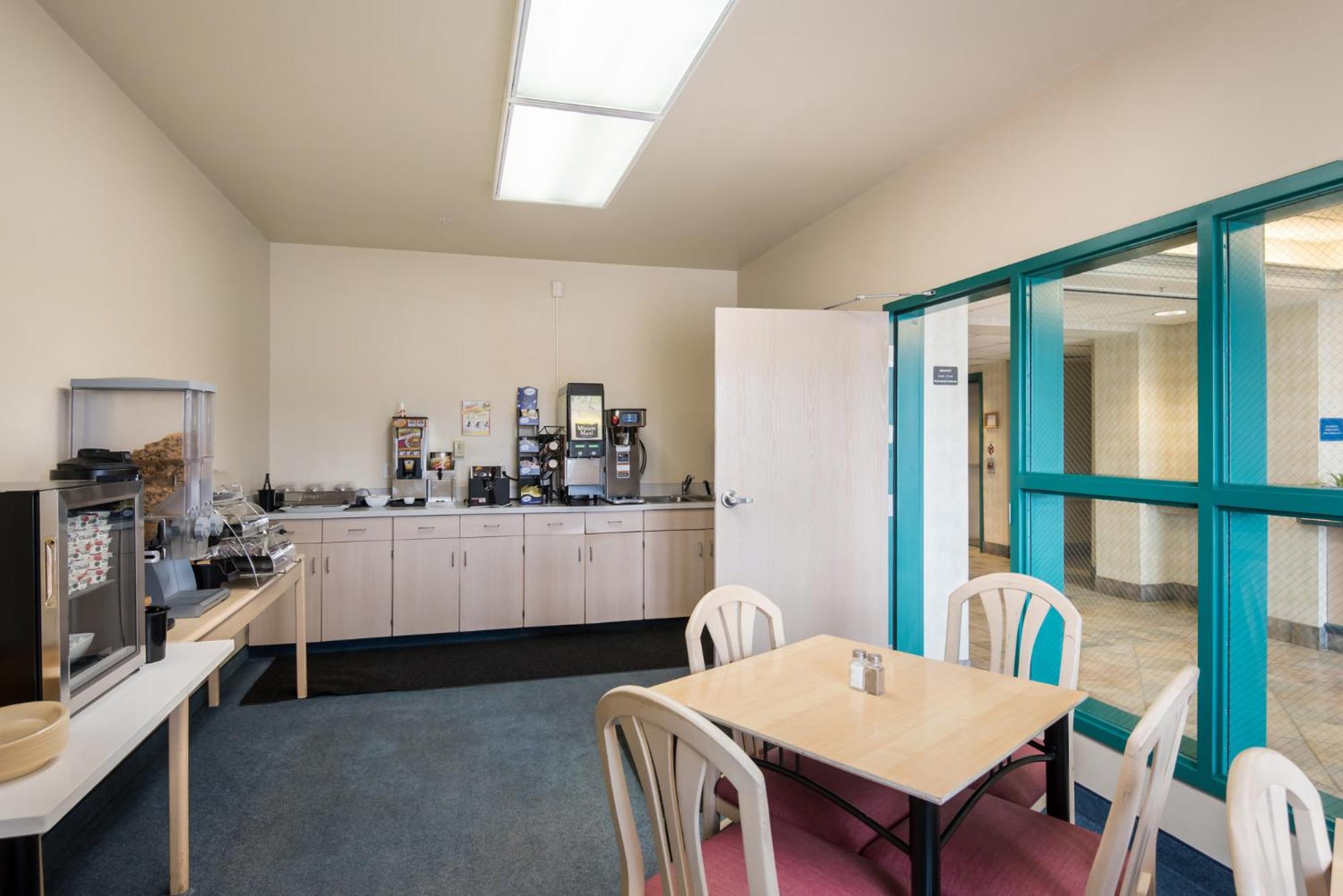 Butte Vacations - Red Lion Inn  Suites Butte - Property Image 2