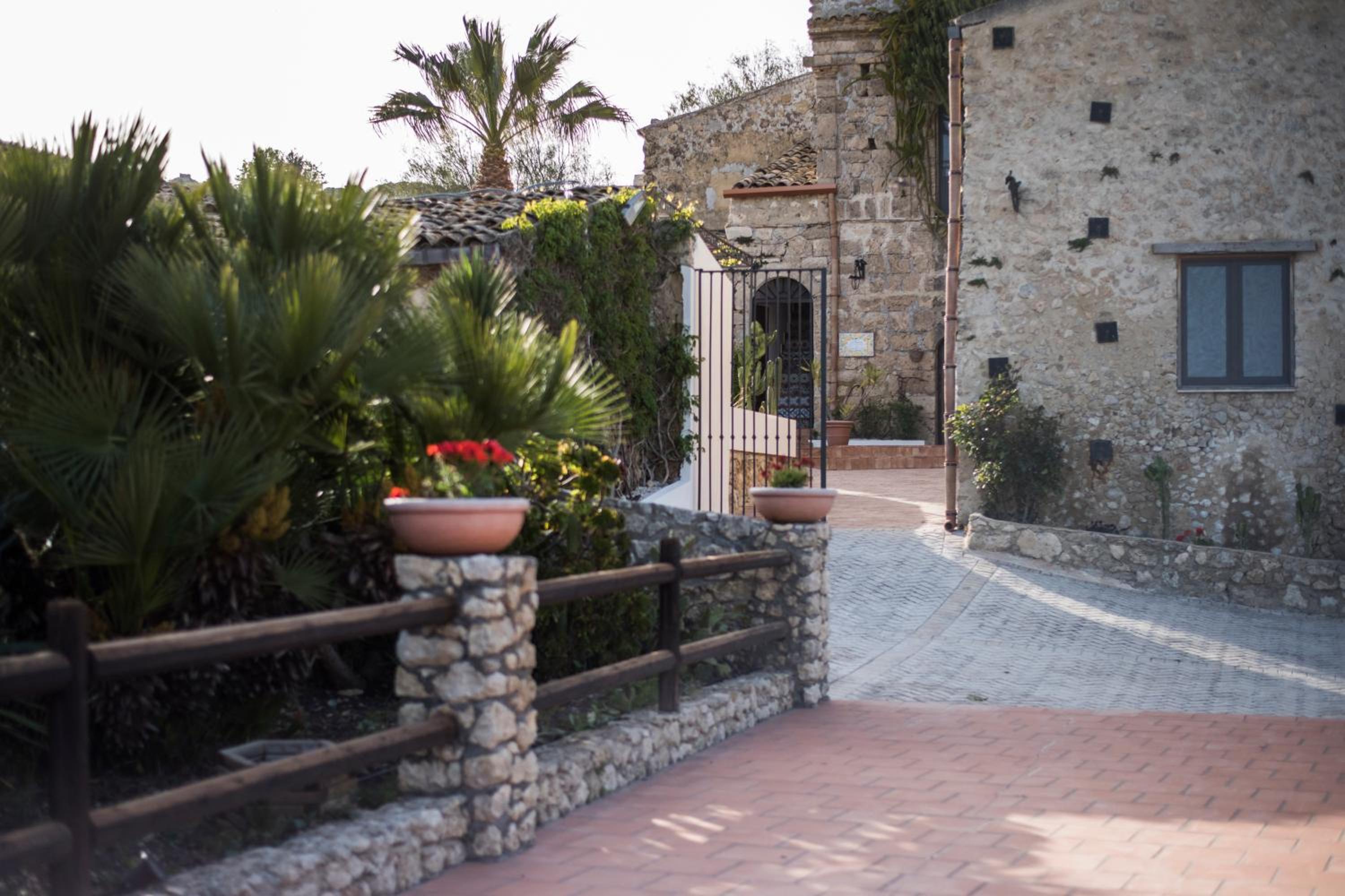 Baglio Làuria view 5