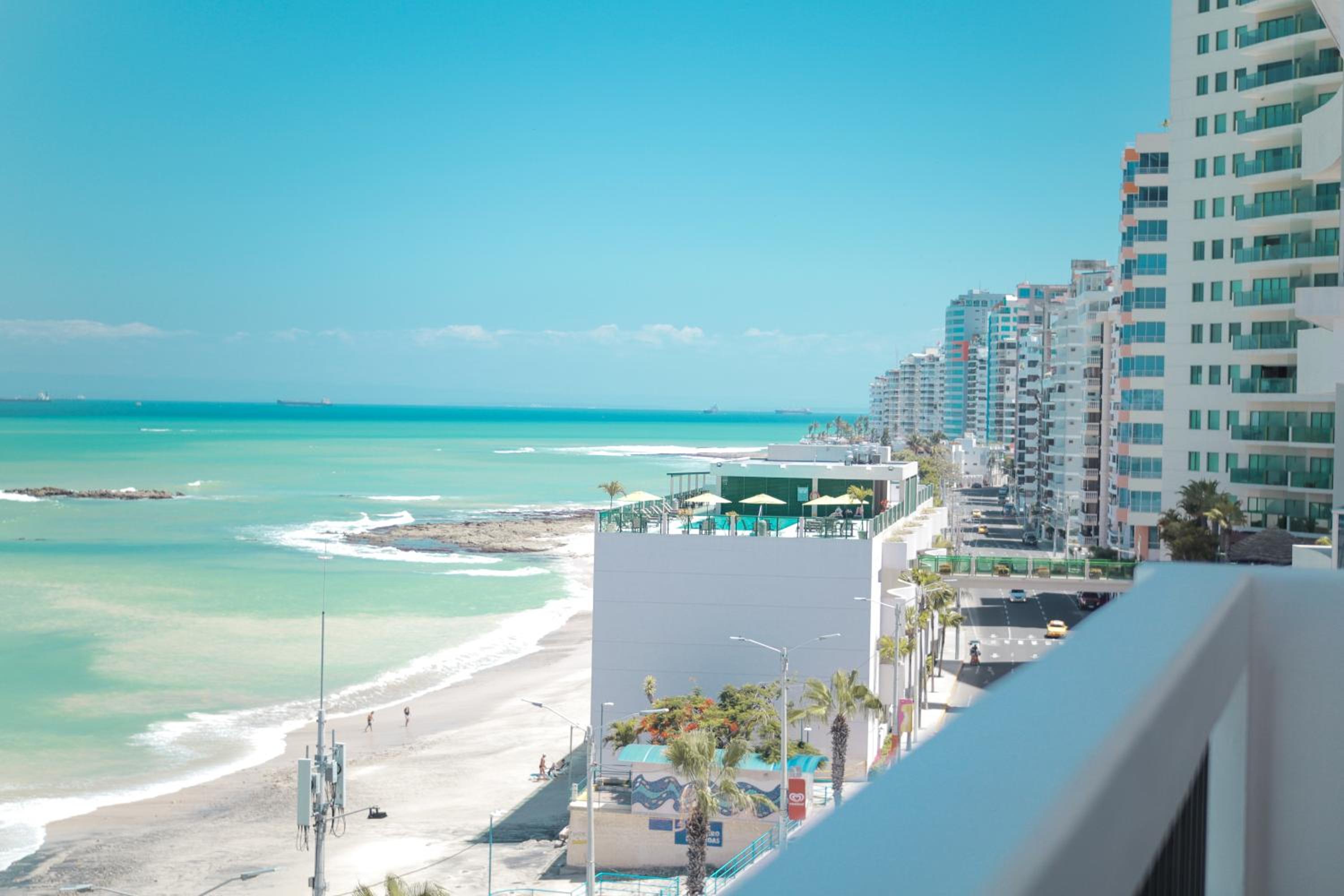 Hotel Departamento Completo Frente Al Mar San Lorenzo Salinas - Image 1