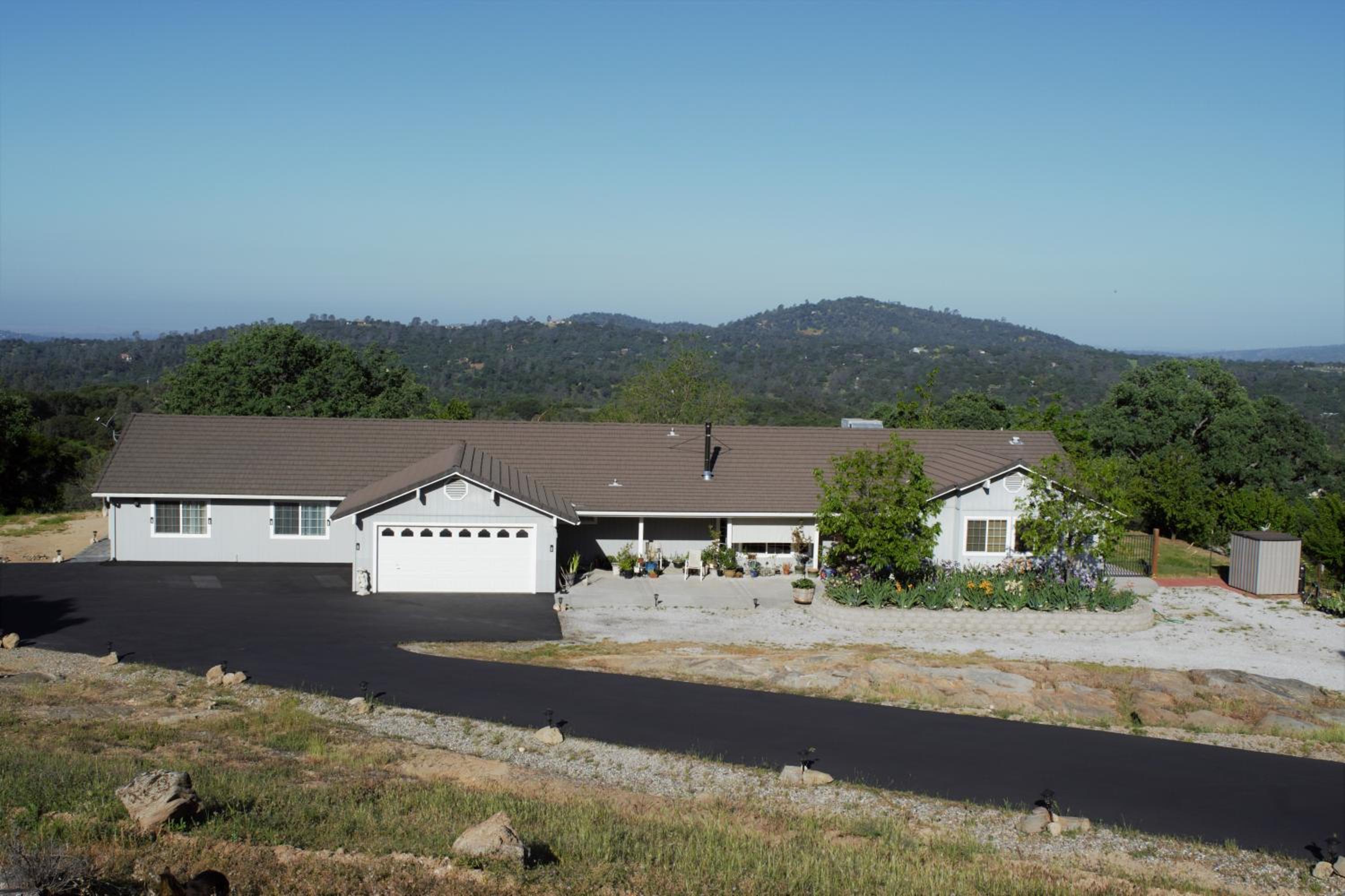 Hotel Yosemite Foothill Retreat - Private Guest Suite #3 - Image 1