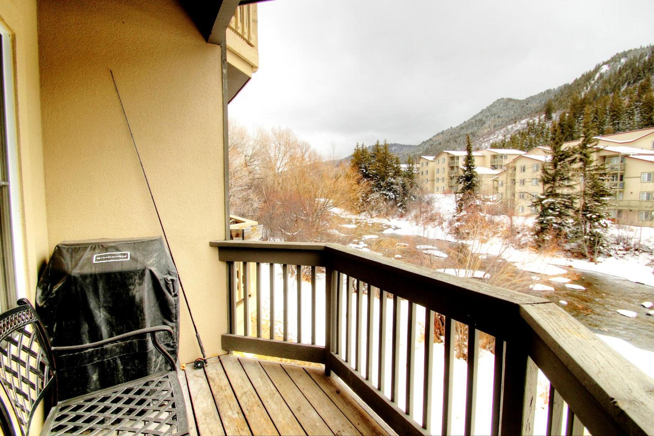 Canyon Run Townhouse F102 - Property Image 4