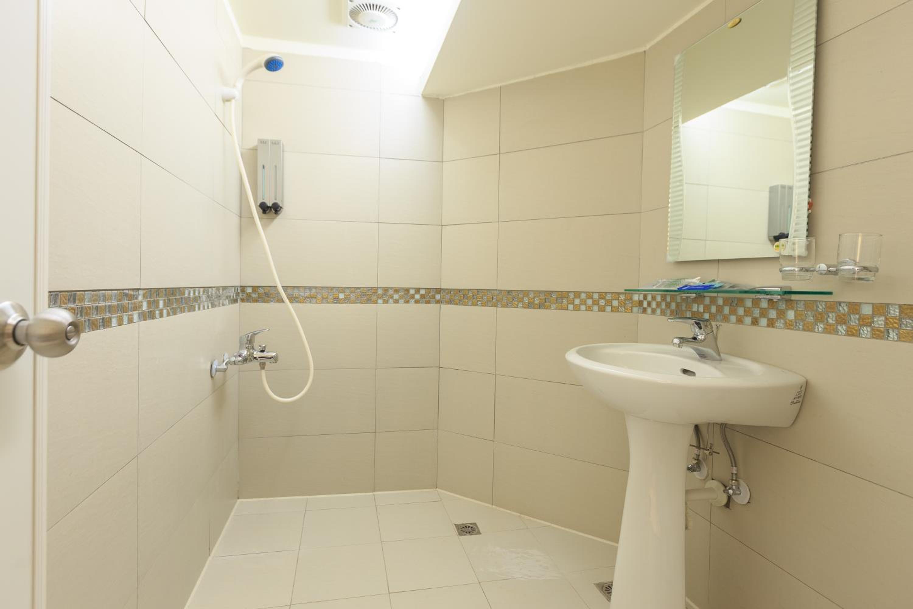 Travelyoung Hotel