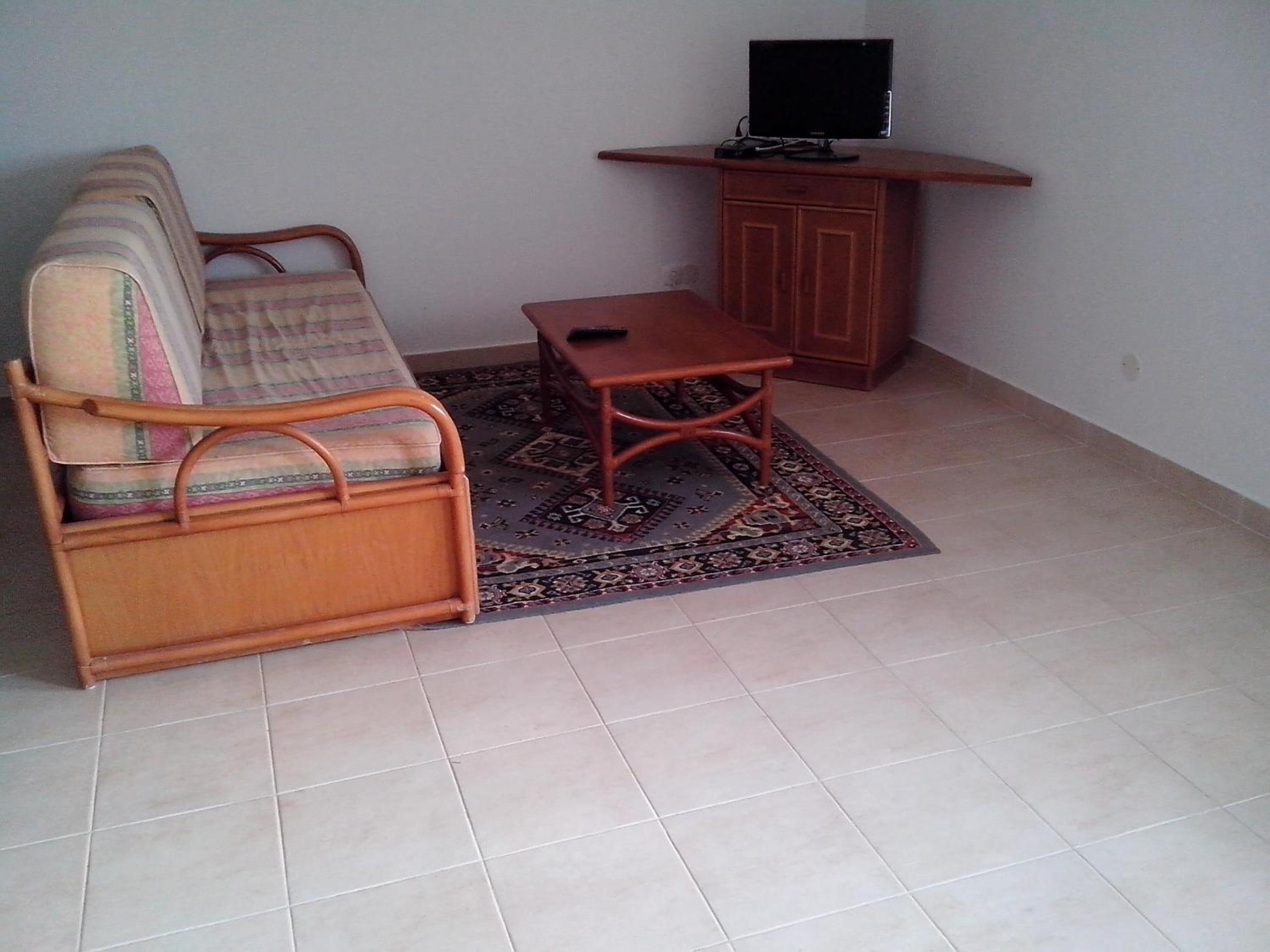 Deluxe Apartment w 1 bedroom & private terrace view 5
