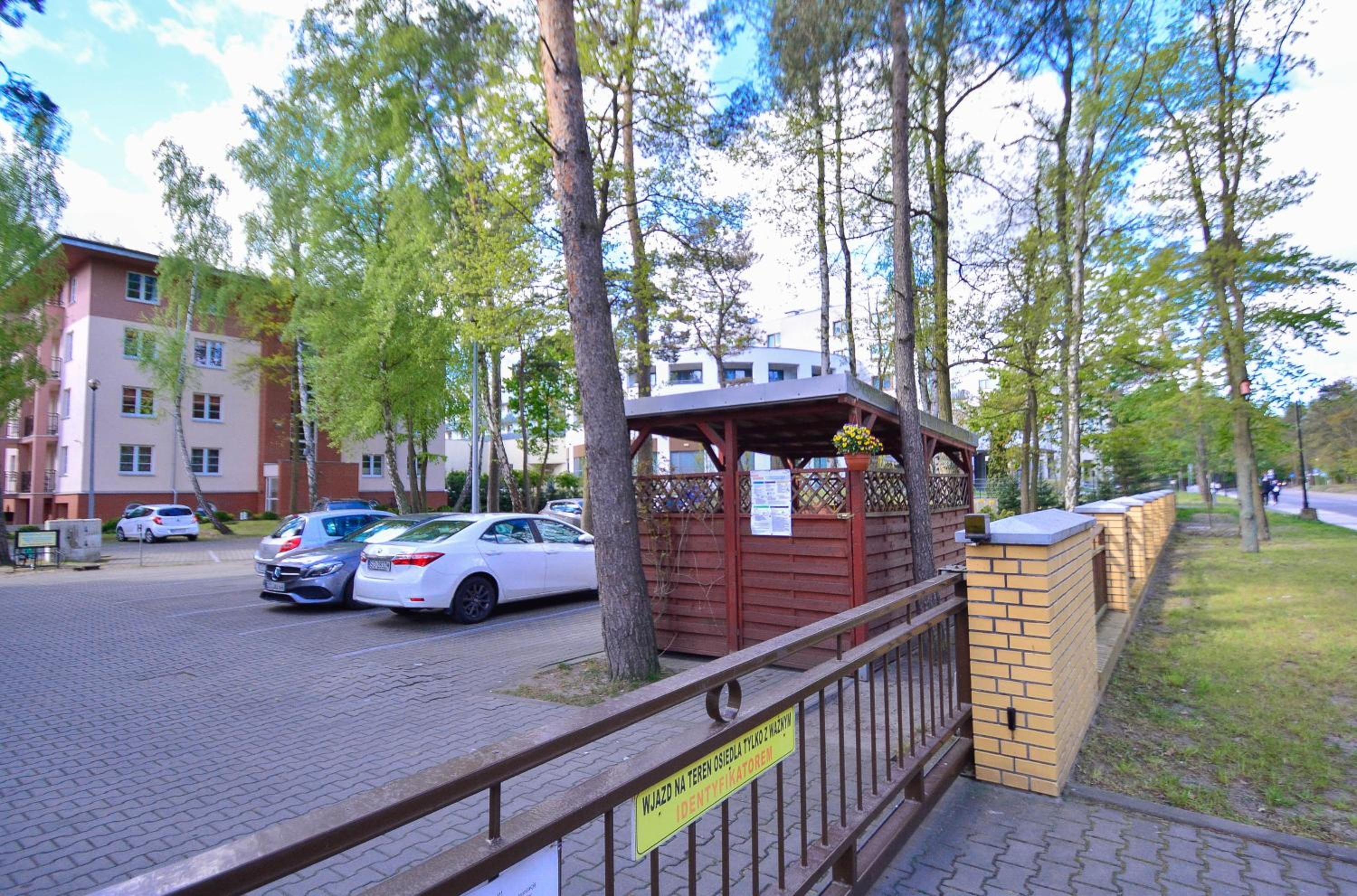 Apartamenty na Wyspie - Villa Park - Parking view 3