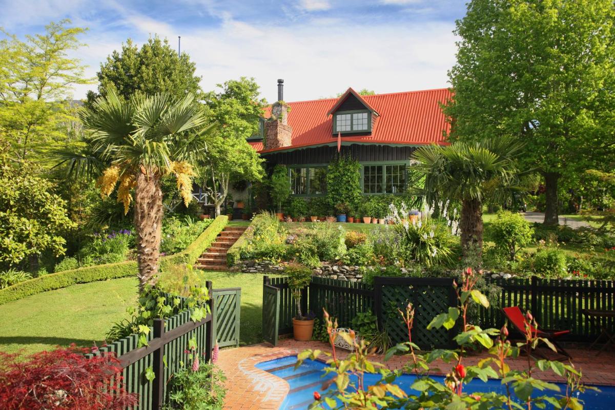 Hotel Retiro Park Lodge - Image 1