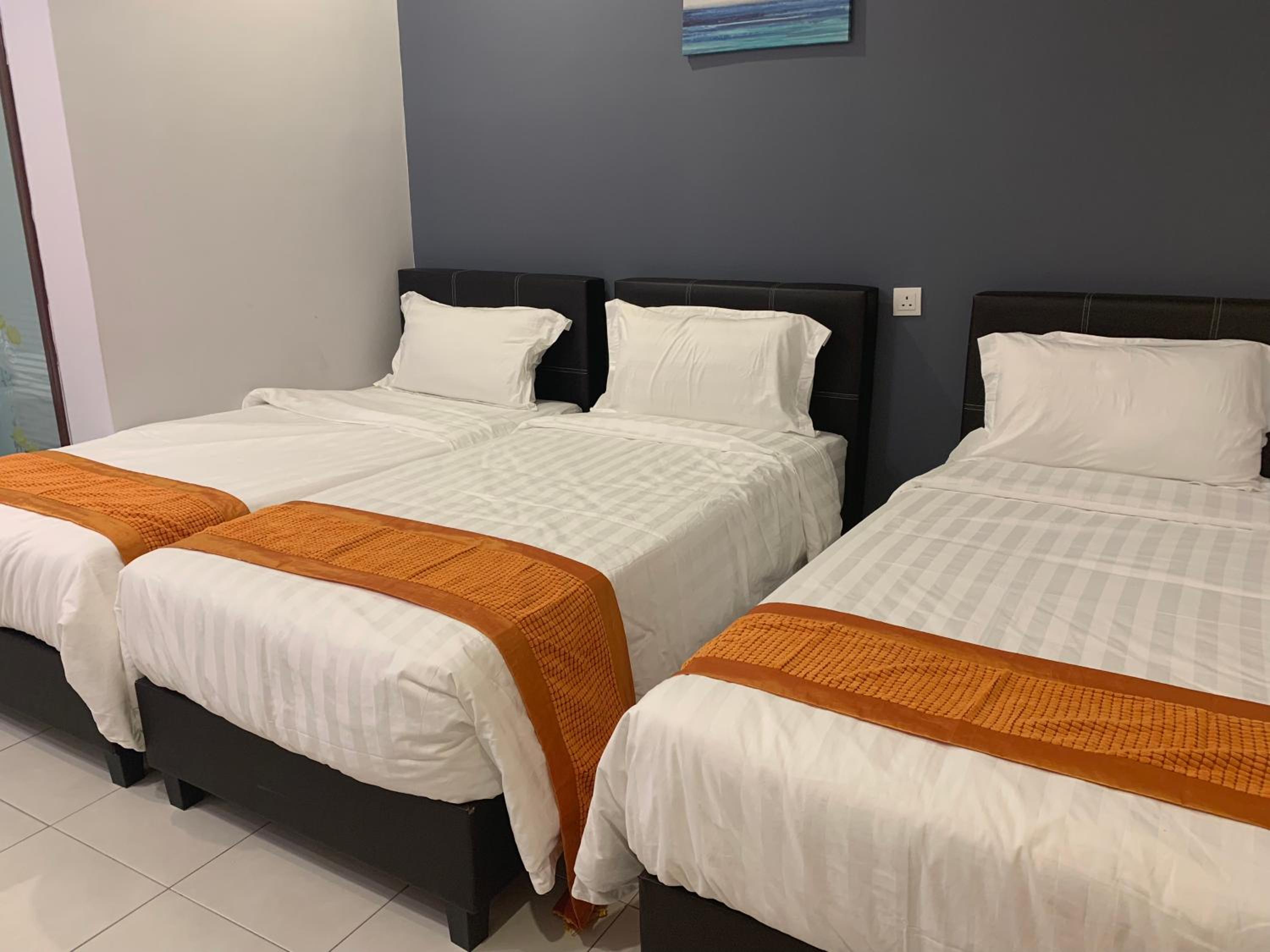 White House Homestay