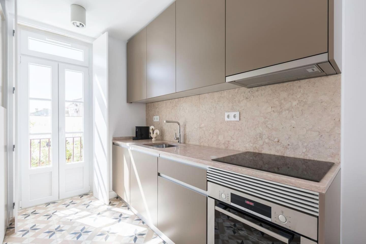 Charming duplex with portuguese soul view 4