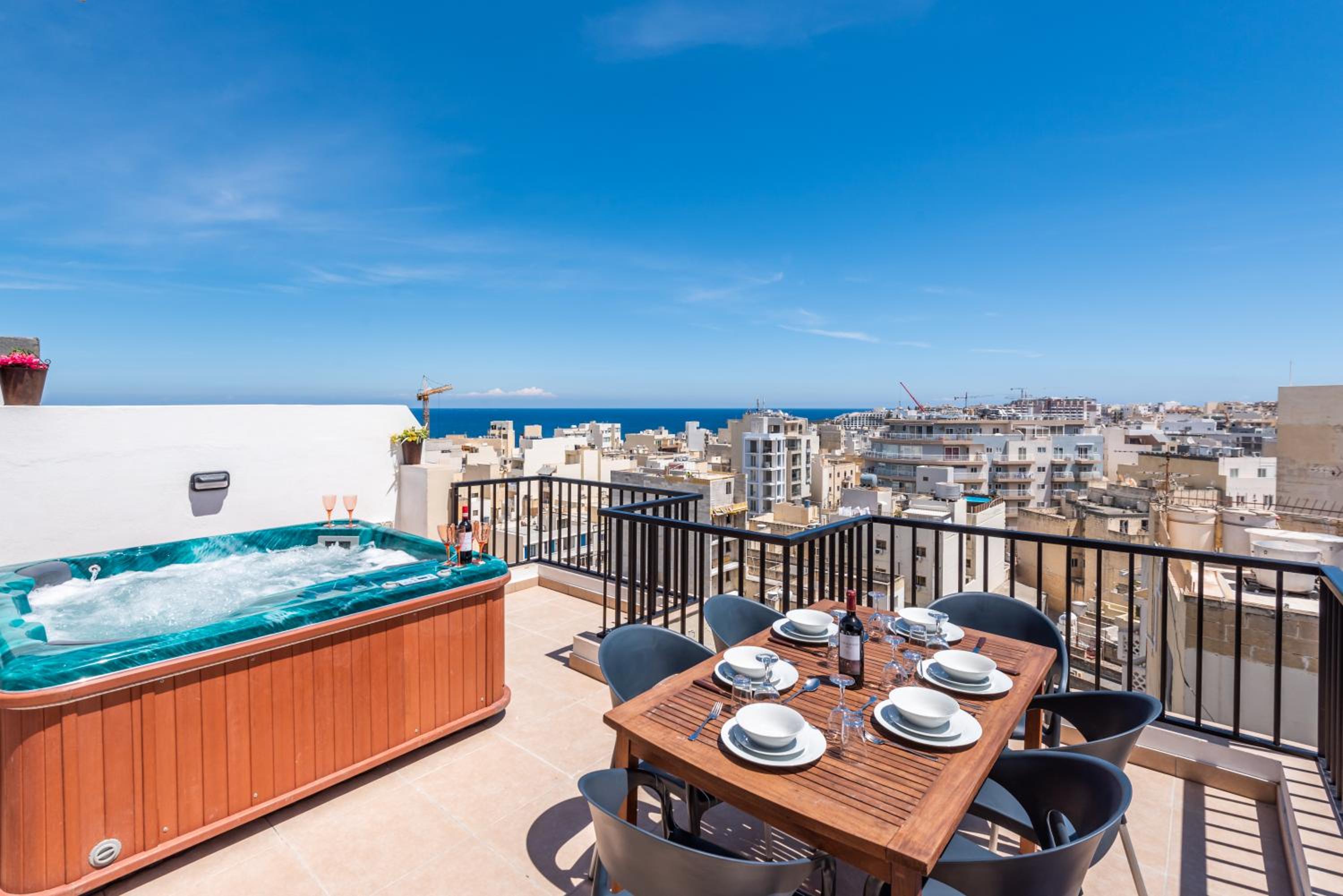Hotel Seashells Sea View Penthouse With Private Hot Tub & Large Sunny Terrace With Stunning Views - By Getwaysmalta
