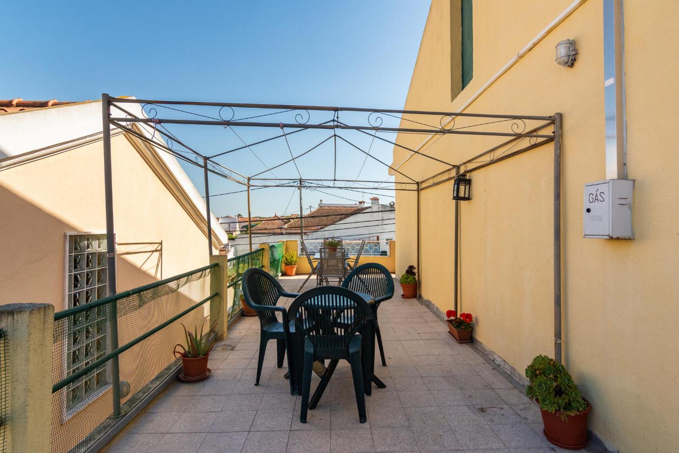 Hotel Lisbon South Bay Rooms - Image 1