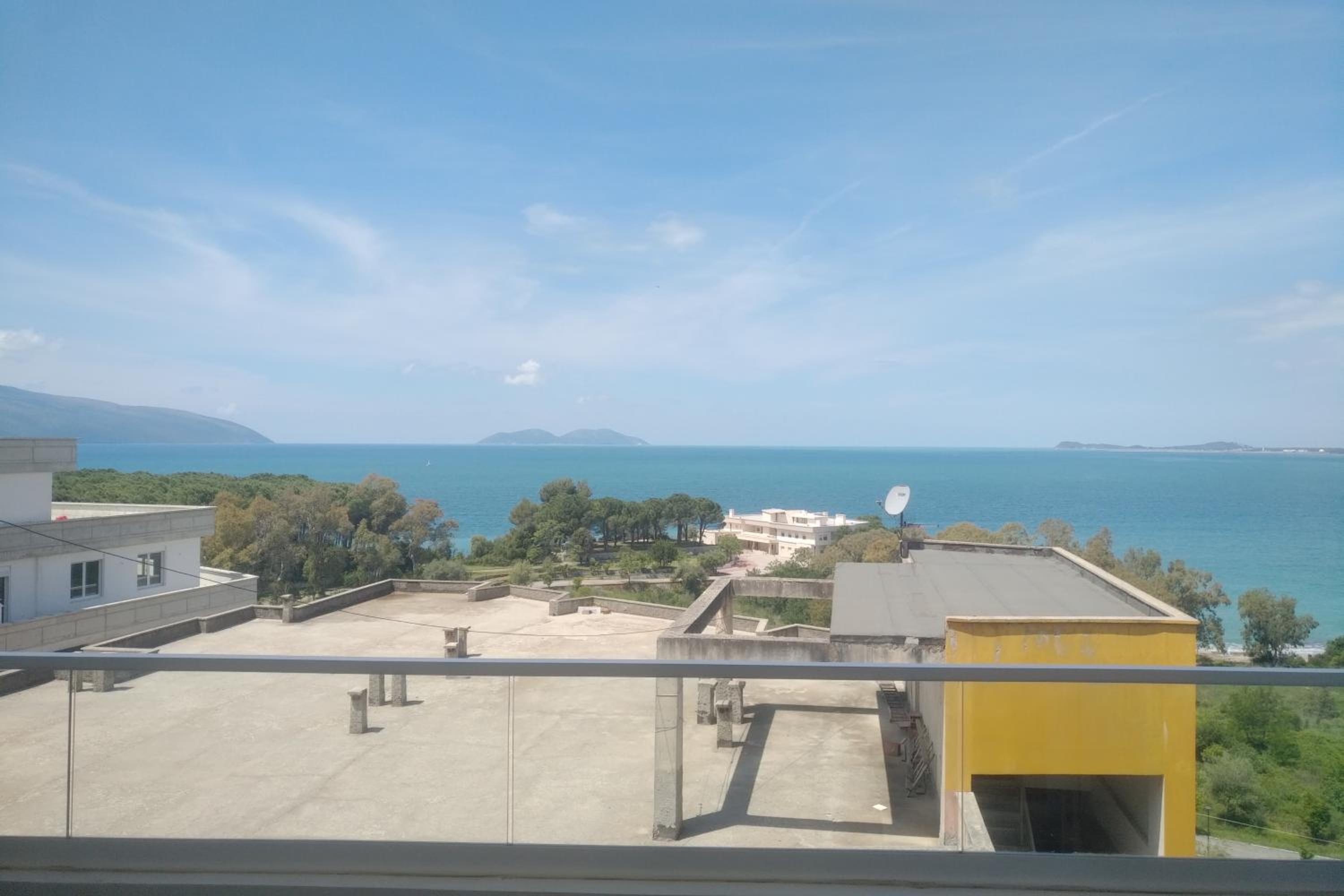 Deluxe Sea Apartment