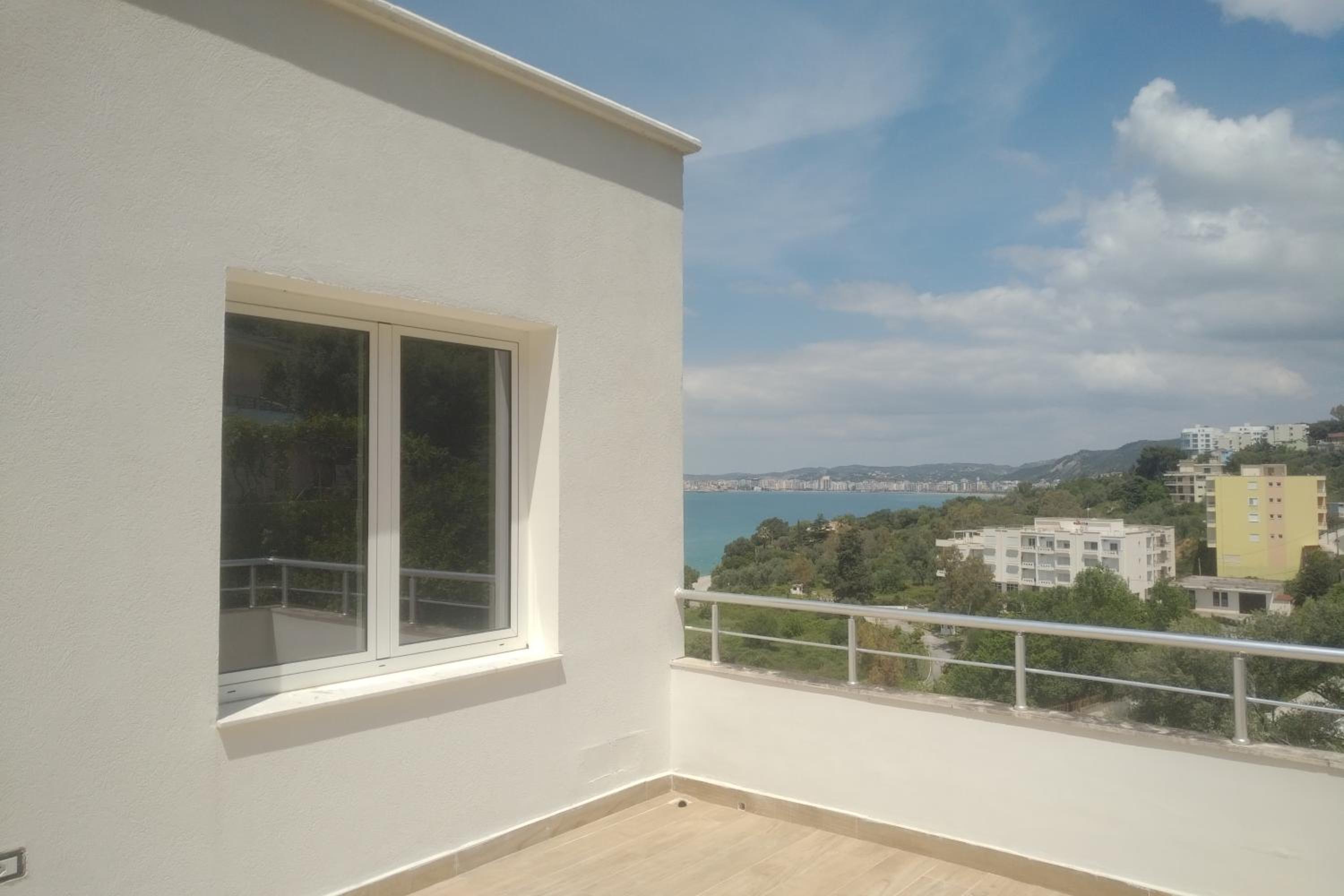 Deluxe Sea Apartment