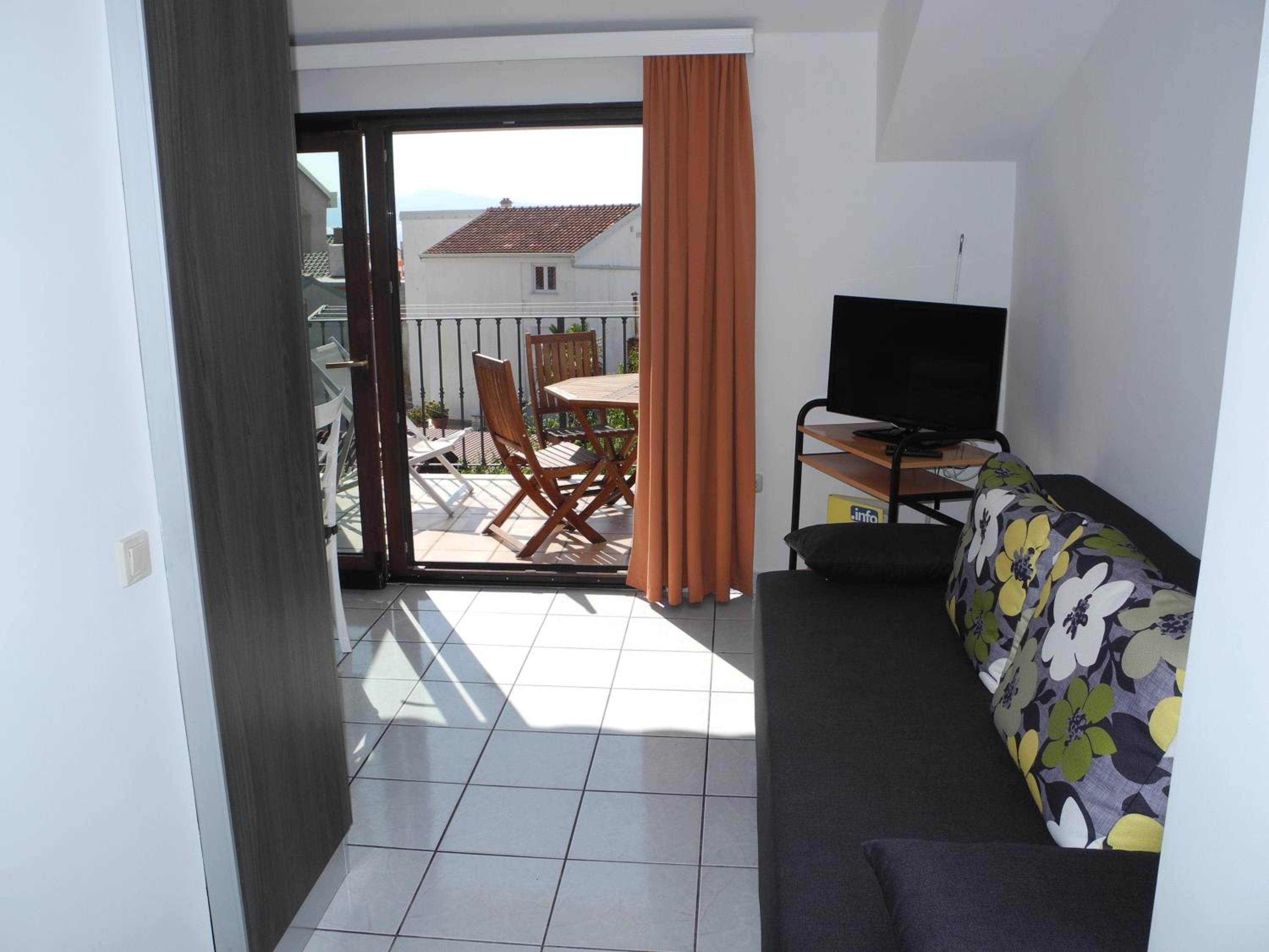DAMIR MORE Apartment with terrace