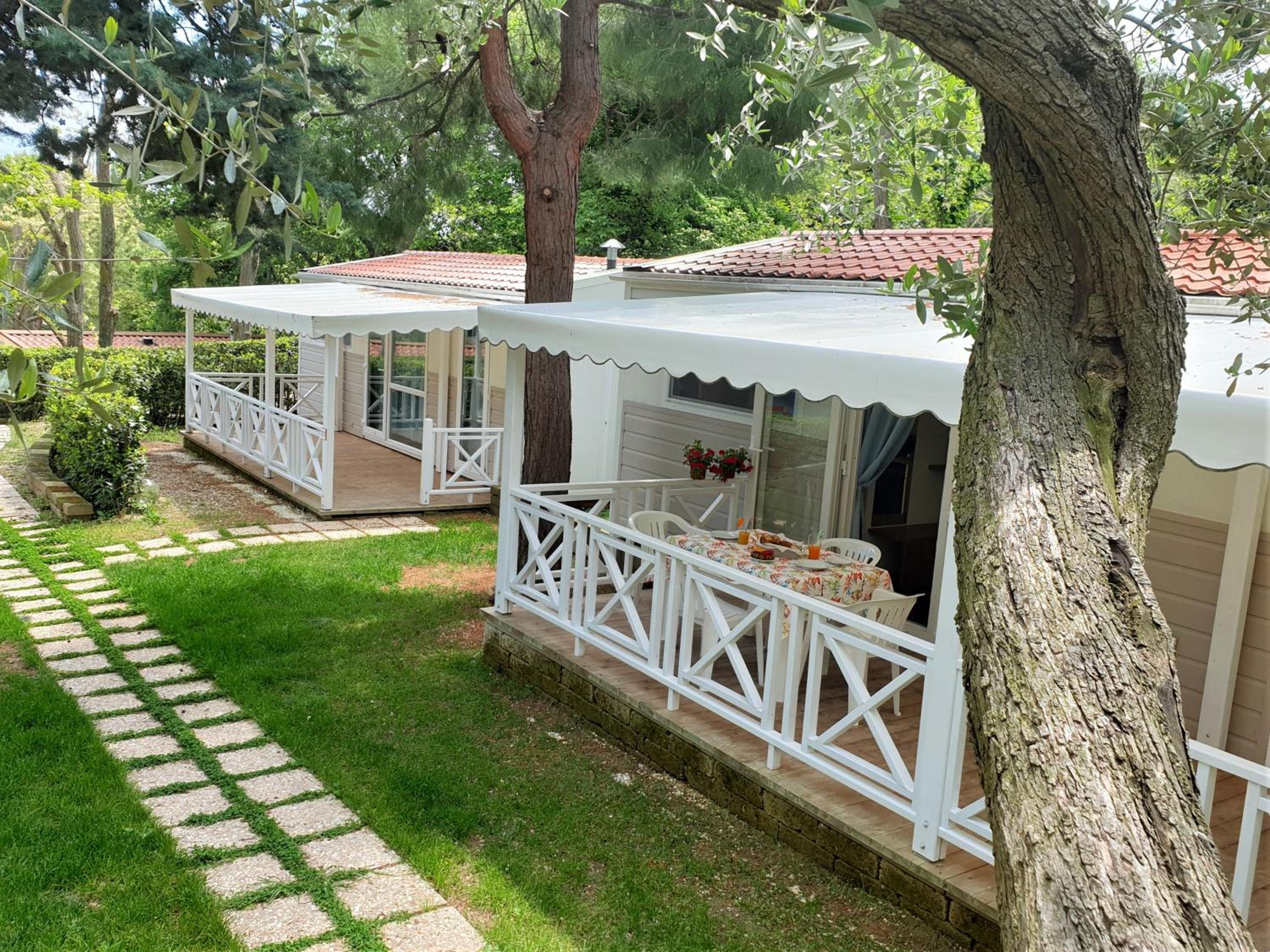 Green Garden Village con piscina, spiaggia riservata e parcheggio