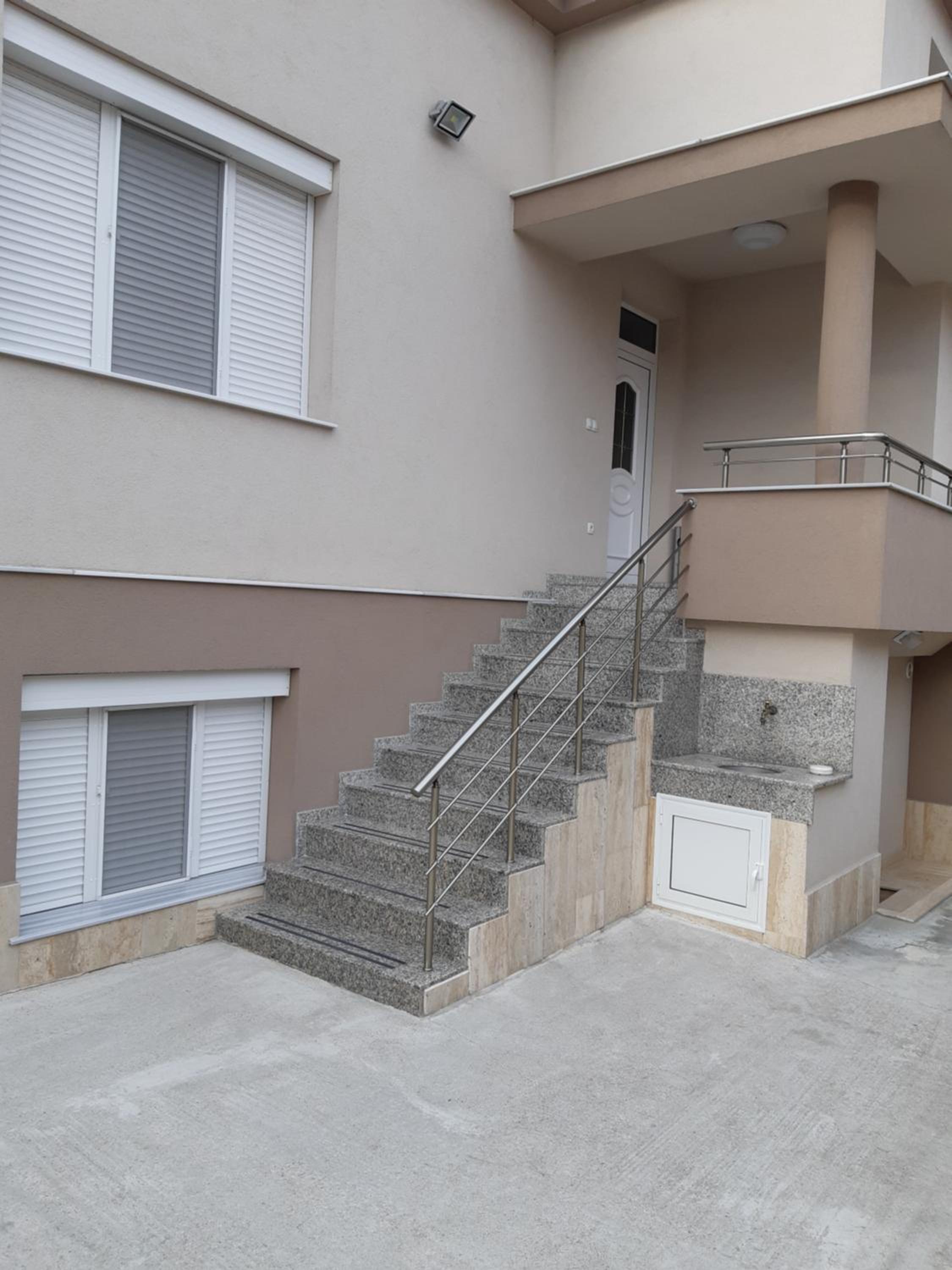 Villa Ros Guest House