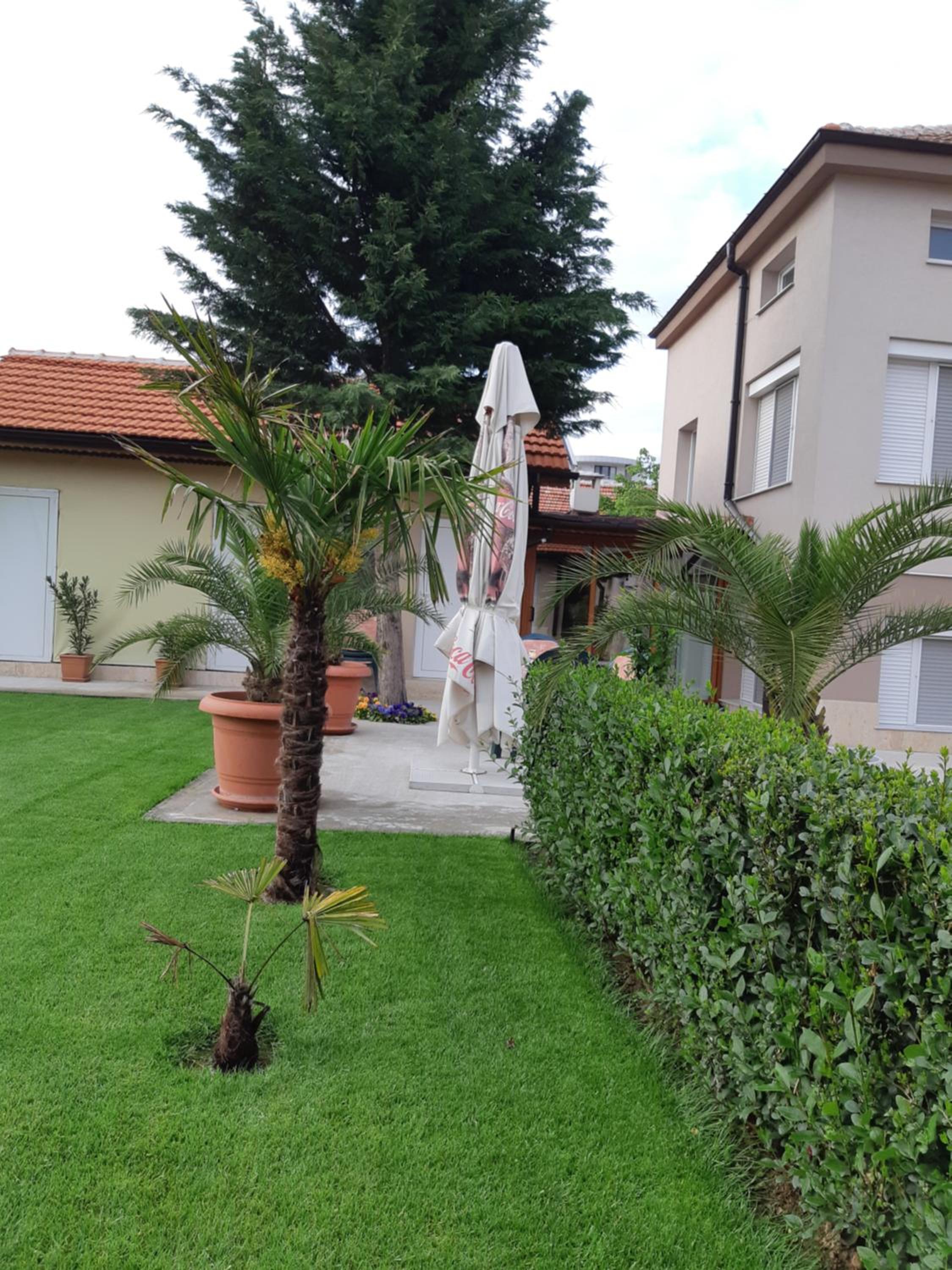 Villa Ros Guest House