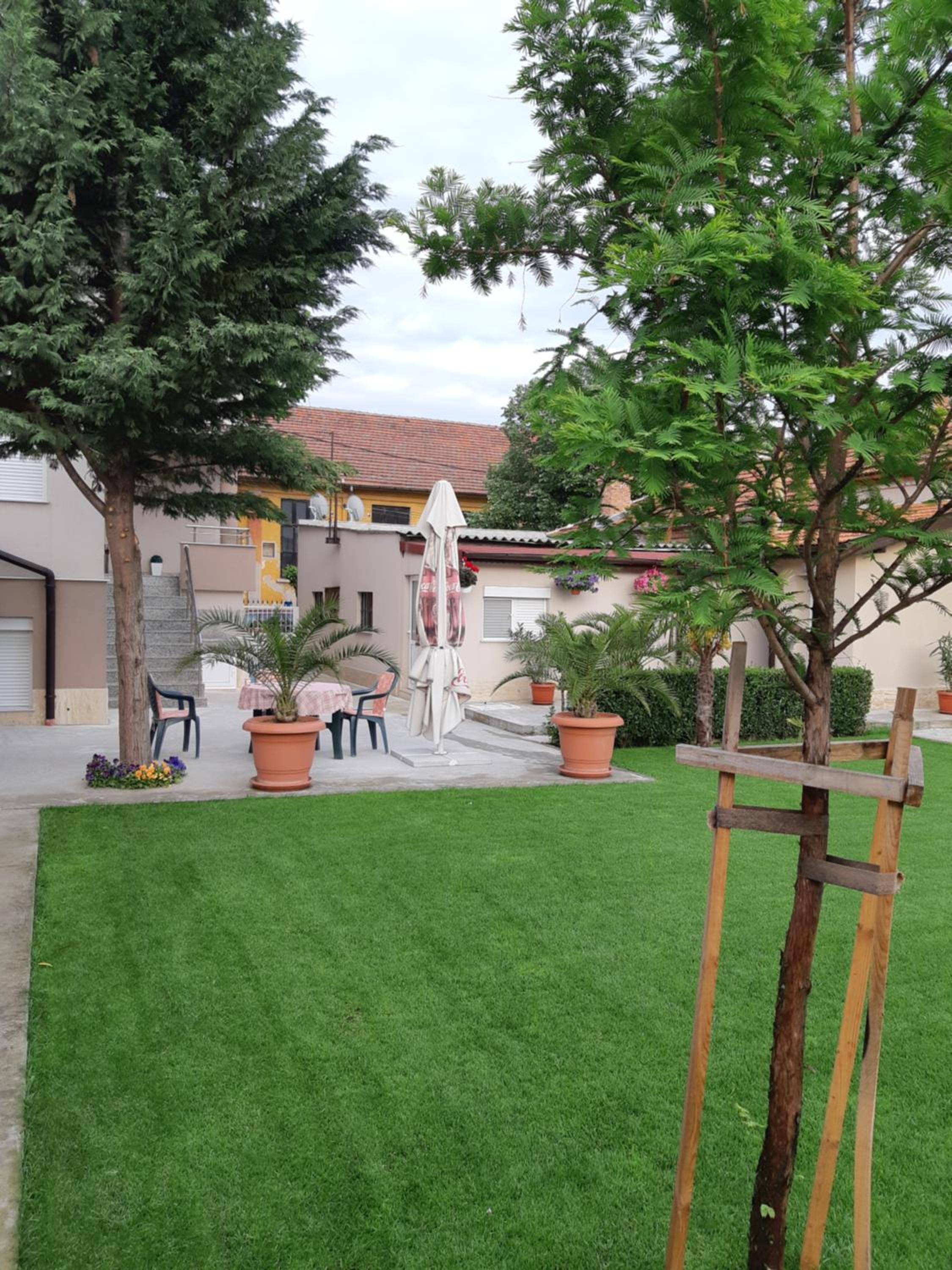 Villa Ros Guest House
