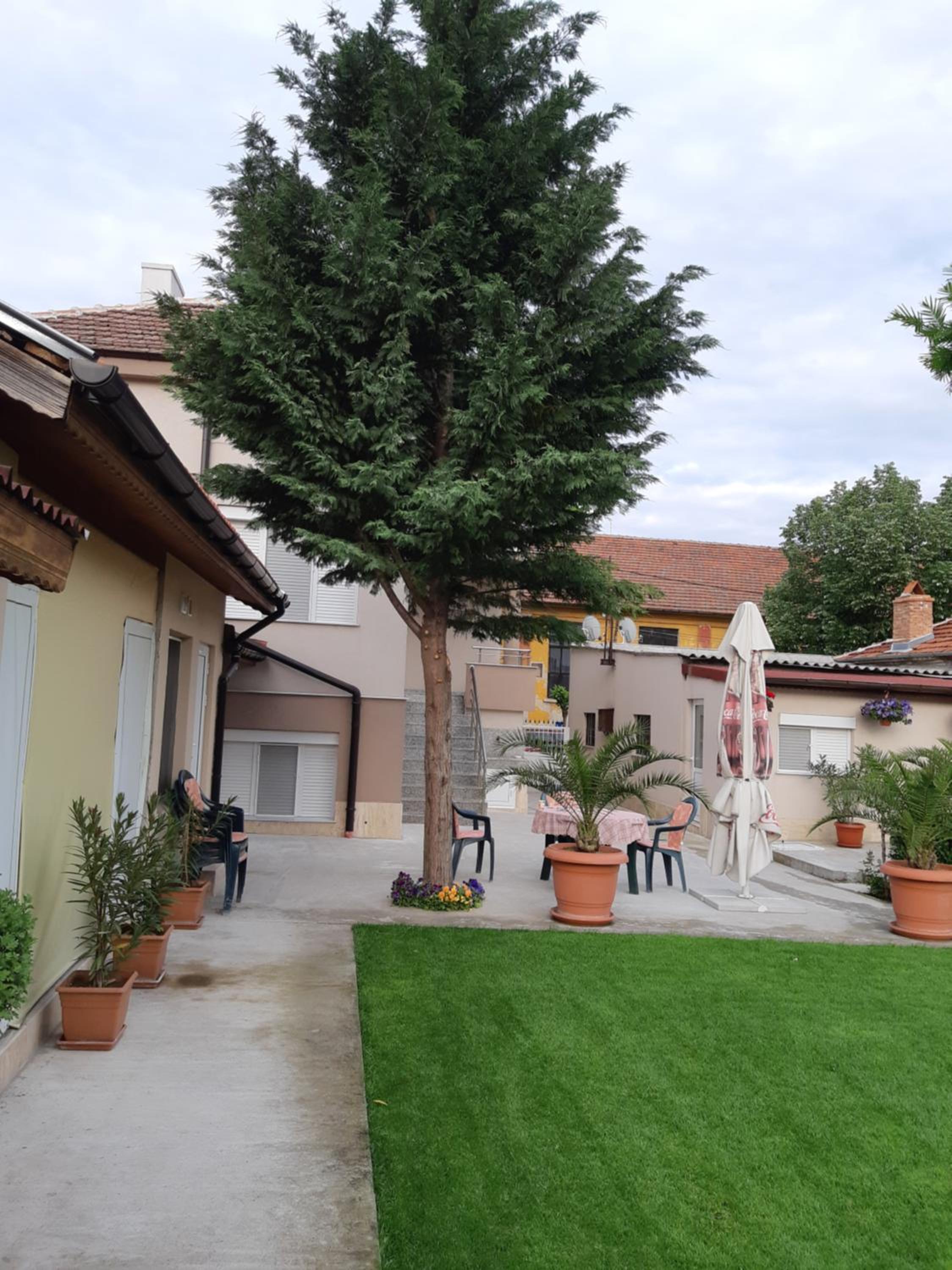 Villa Ros Guest House